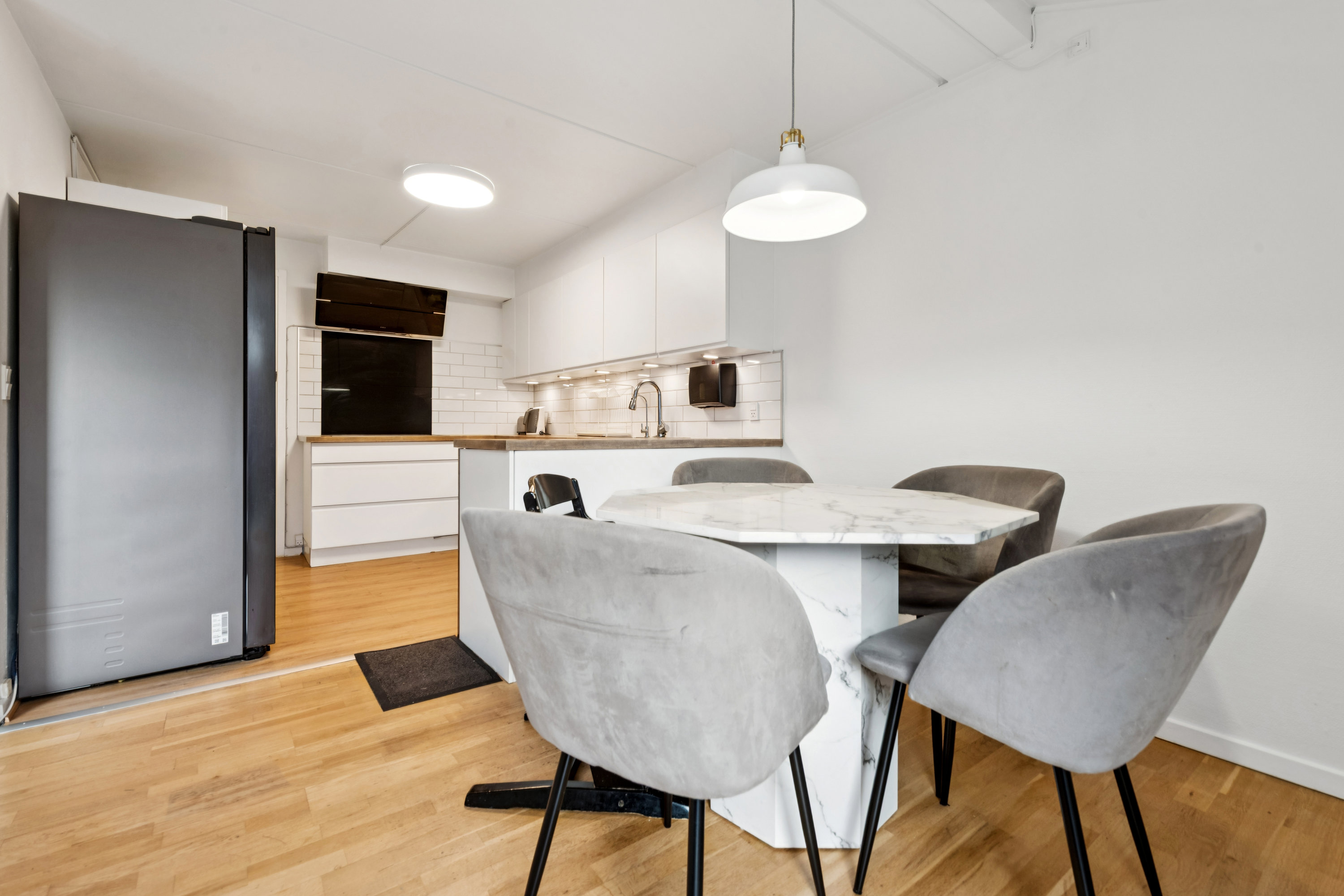 Fremhævet køkken billede i fuldskærmstilstand. Billede af Syrenhegnet 70, Høje Taastrup, 2630 Taastrup