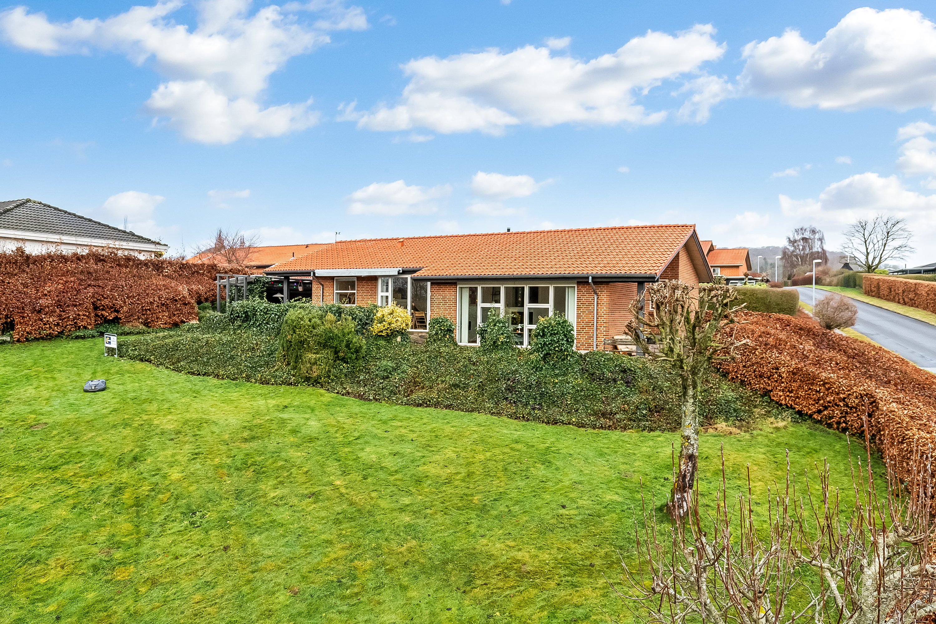 Fremhævet mastefoto billede i fuldskærmstilstand. Billede af Sønderskovvej 7, 7100 Vejle