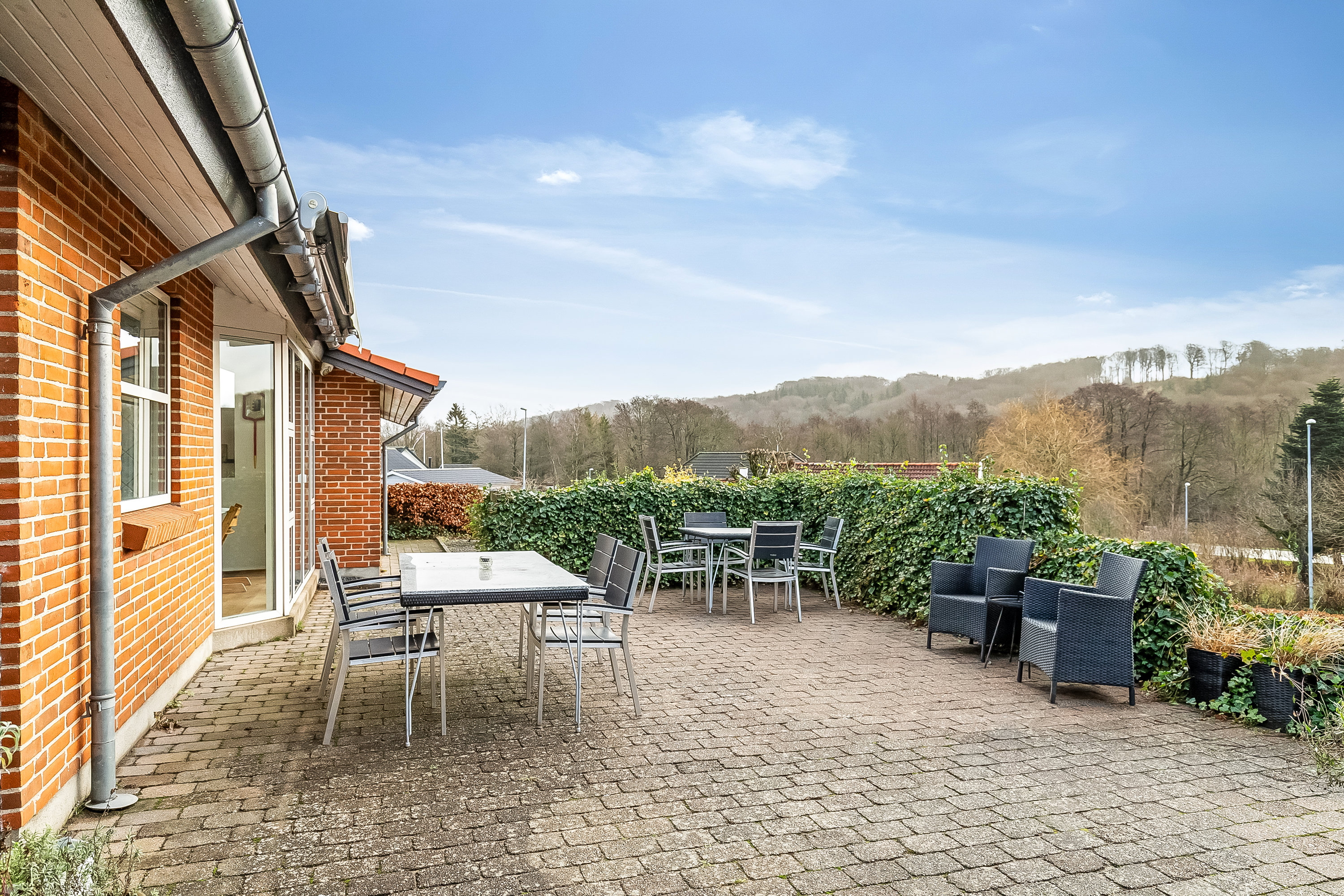 Fremhævet terrasse billede i fuldskærmstilstand. Billede af Sønderskovvej 7, 7100 Vejle