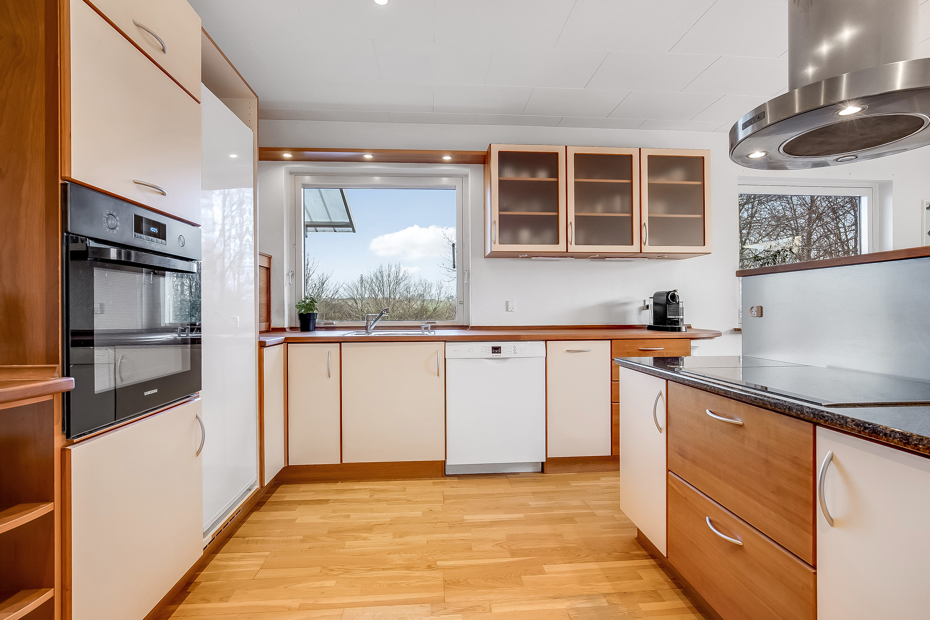 Fremhævet køkken billede i fuldskærmstilstand. Billede af Aakjærvænget 10, 7100 Vejle