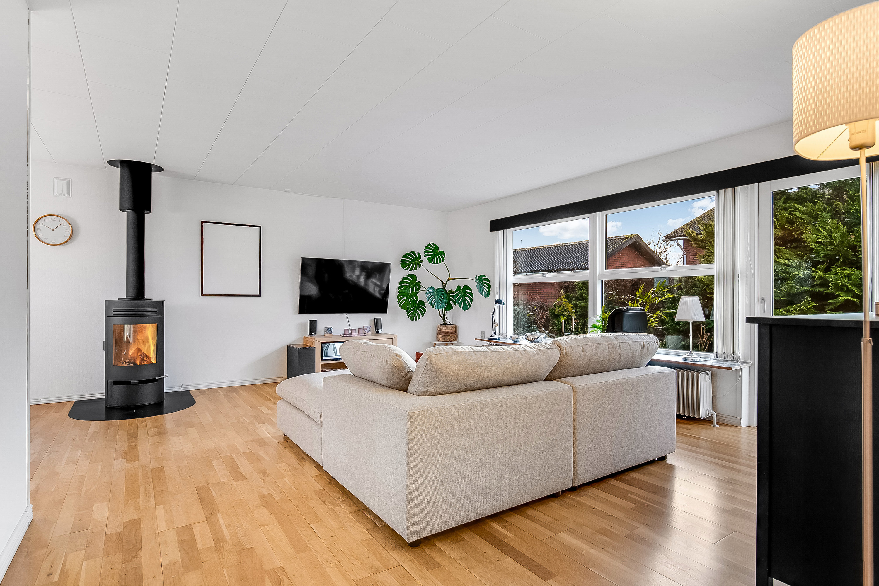 Fremhævet stue billede i fuldskærmstilstand. Billede af Aakjærvænget 10, 7100 Vejle