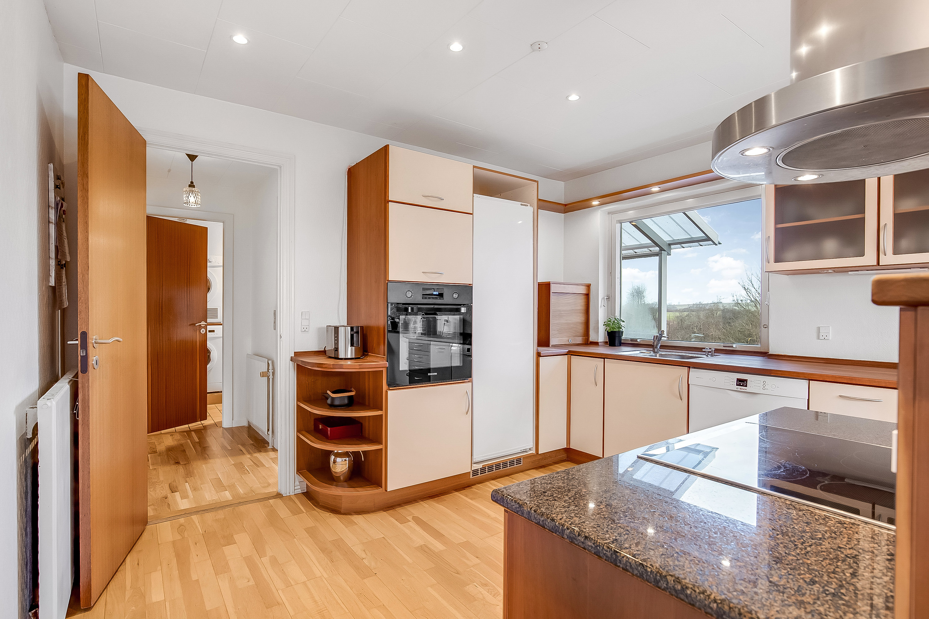 Fremhævet køkken billede i fuldskærmstilstand. Billede af Aakjærvænget 10, 7100 Vejle