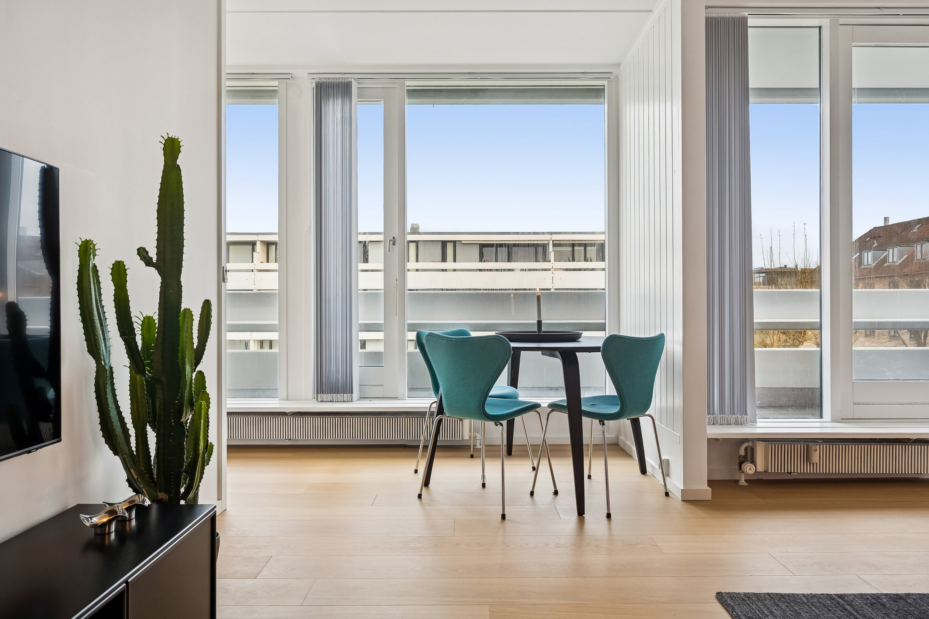 Miniaturebillede 2: stue. Billede af Brannersvej 25, 2. 65., 2920 Charlottenlund