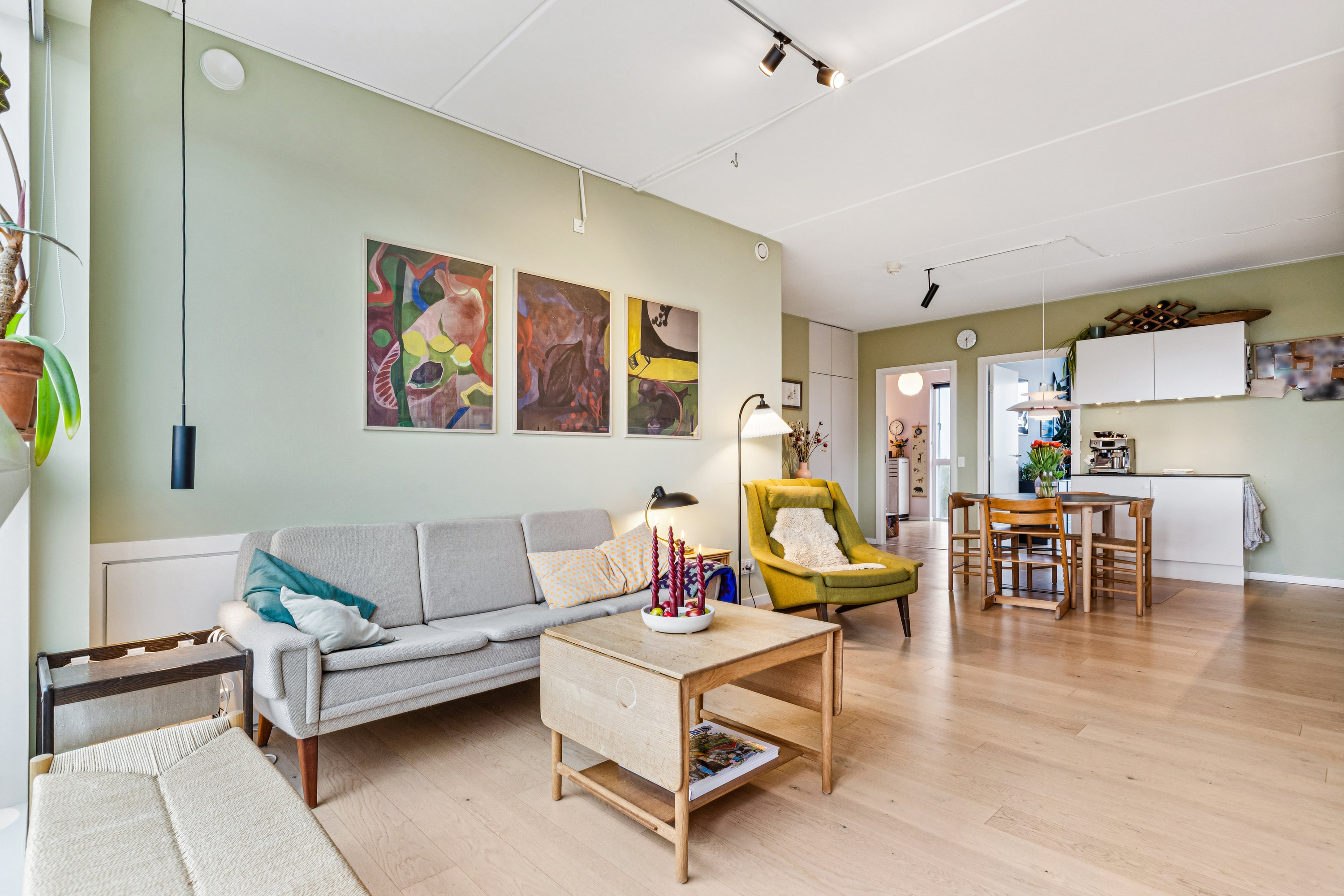 Fremhævet stue billede i fuldskærmstilstand. Billede af Markmandsgade 27, 5. th., 2300 København S