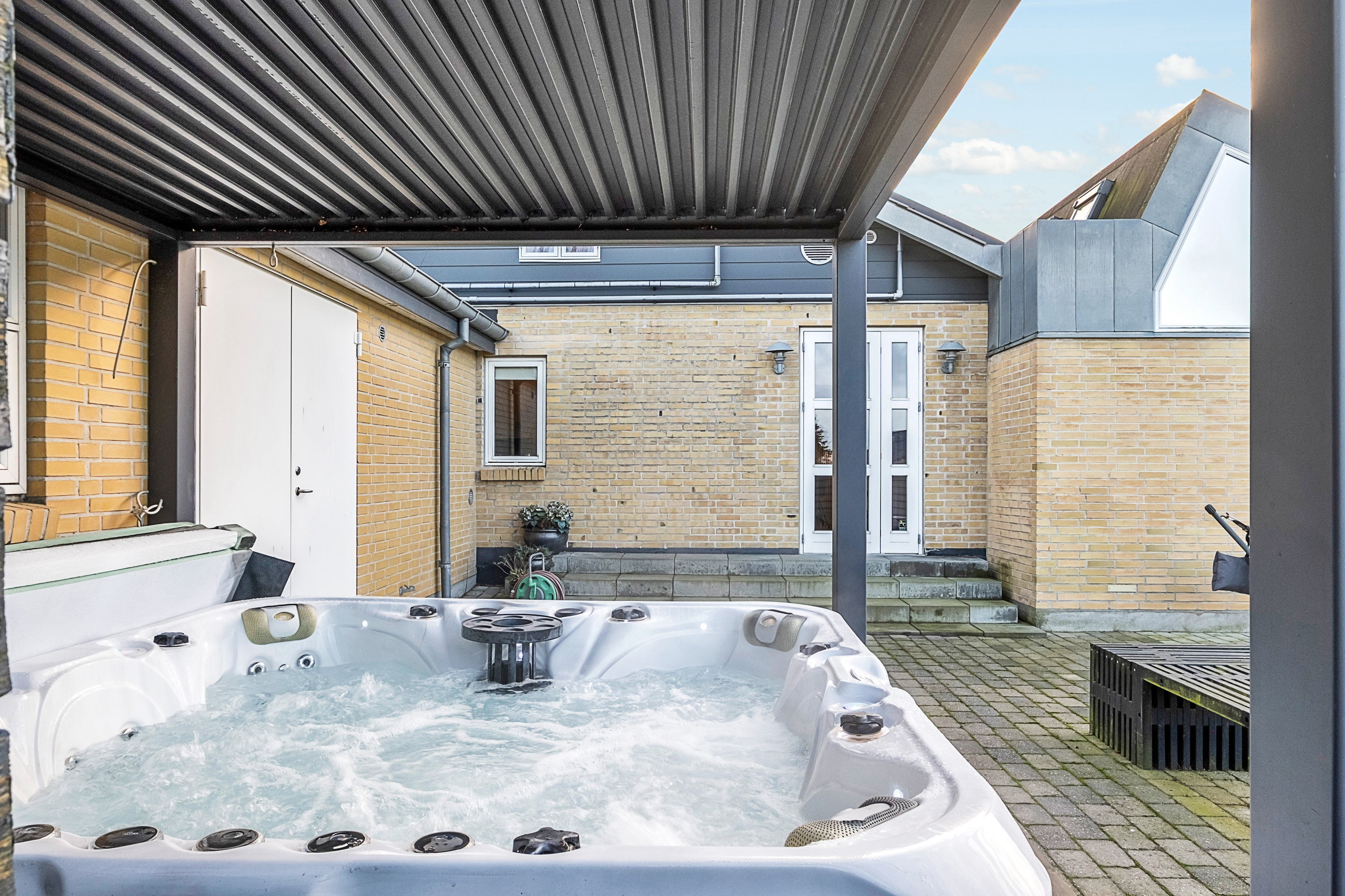 Fremhævet terrasse billede i fuldskærmstilstand. Billede af Trojavej 14, Hårup, 8530 Hjortshøj