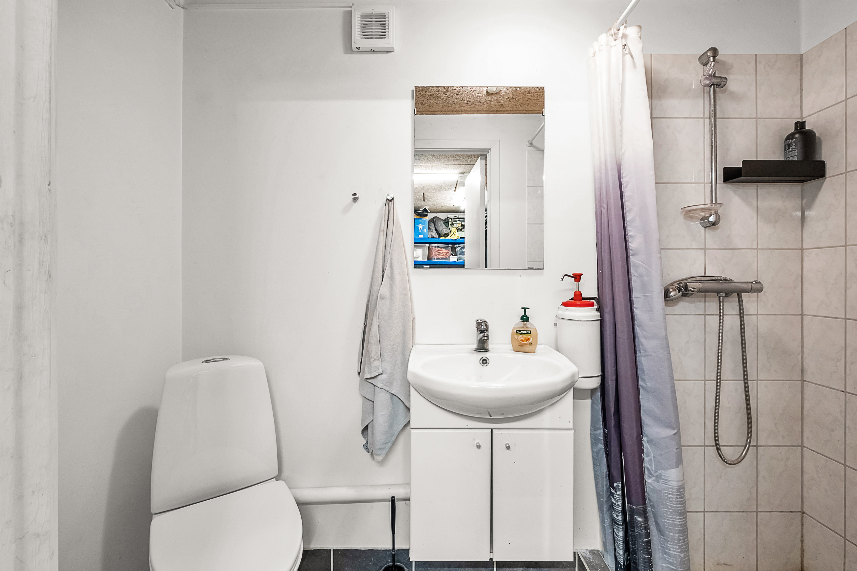 Fremhævet badeværelse billede i fuldskærmstilstand. Billede af Trojavej 14, Hårup, 8530 Hjortshøj