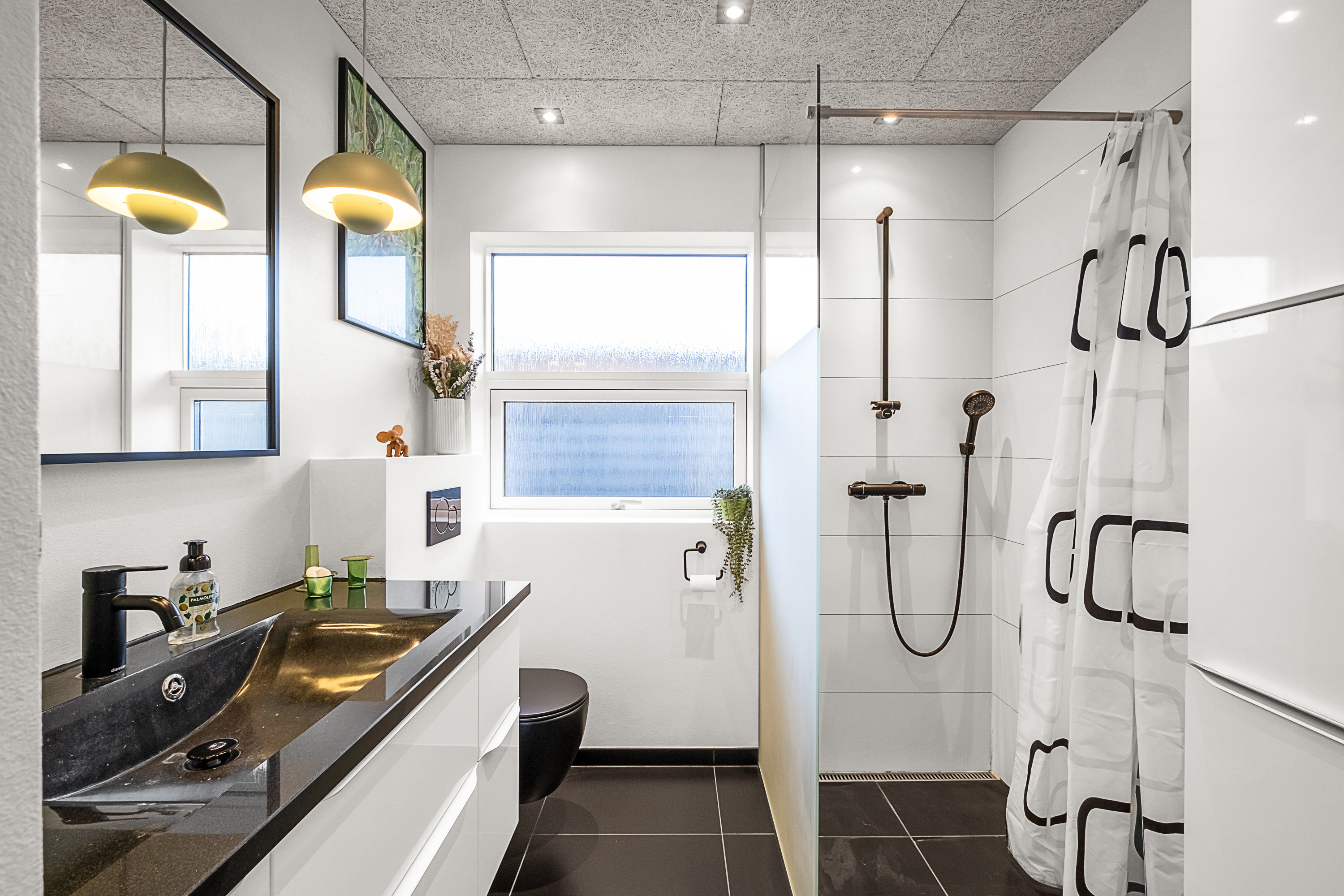 Fremhævet badeværelse billede i fuldskærmstilstand. Billede af Trojavej 14, Hårup, 8530 Hjortshøj