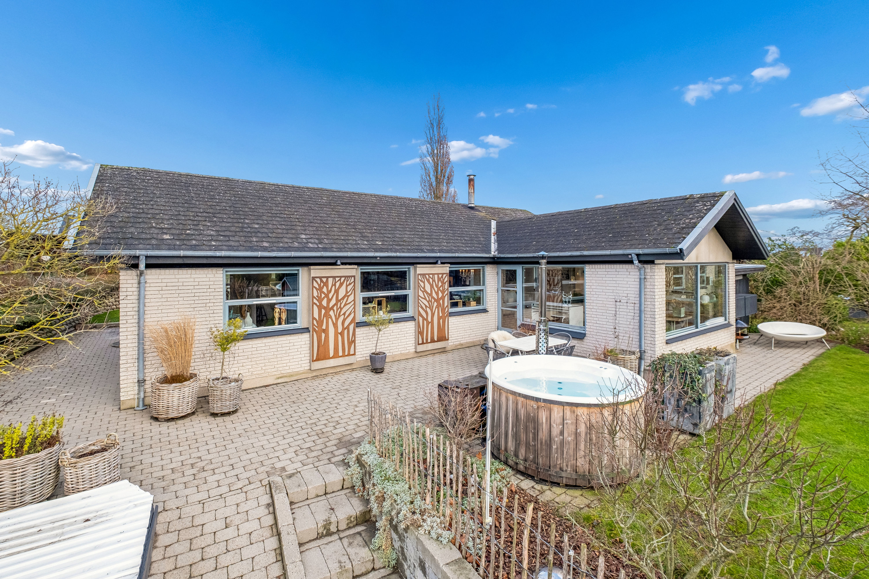 Fremhævet facade billede i fuldskærmstilstand. Billede af Vedbæksalle 108, Torsted, 8700 Horsens