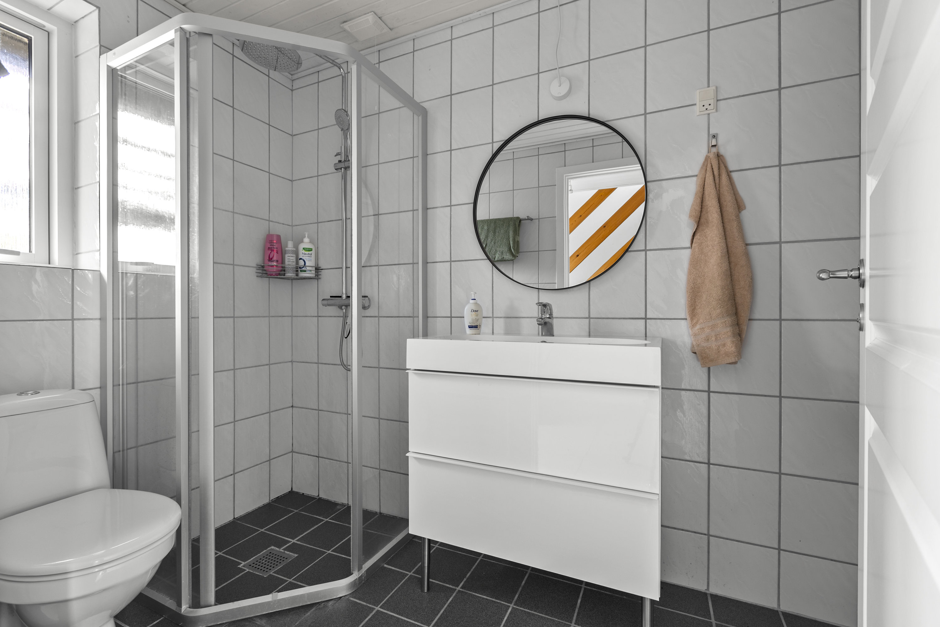 Fremhævet badeværelse billede i fuldskærmstilstand. Billede af Hylleåsen 26B, Flakkebjerg, 4200 Slagelse