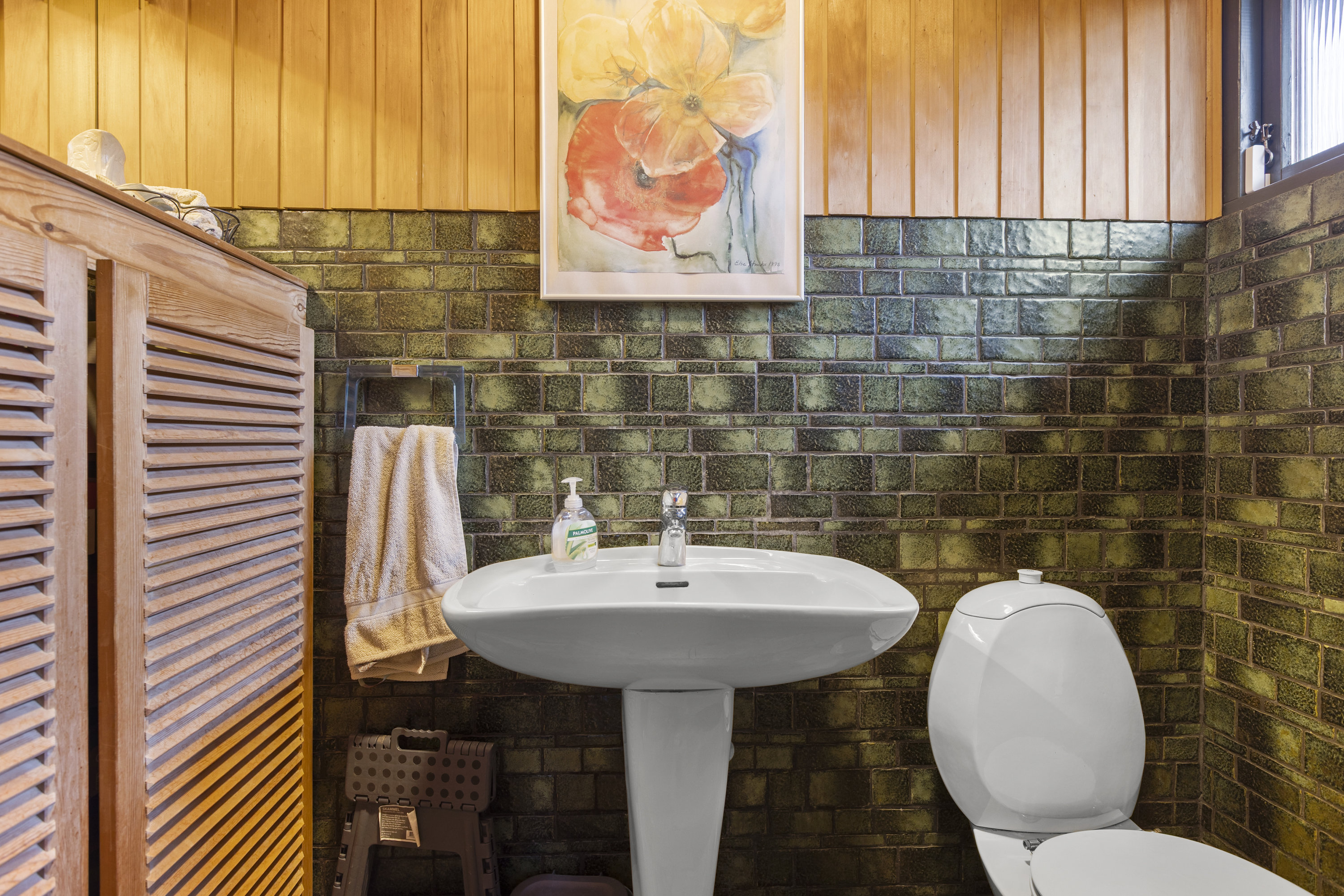 Fremhævet toilet billede i fuldskærmstilstand. Billede af Fuglebakken 1, 4220 Korsør