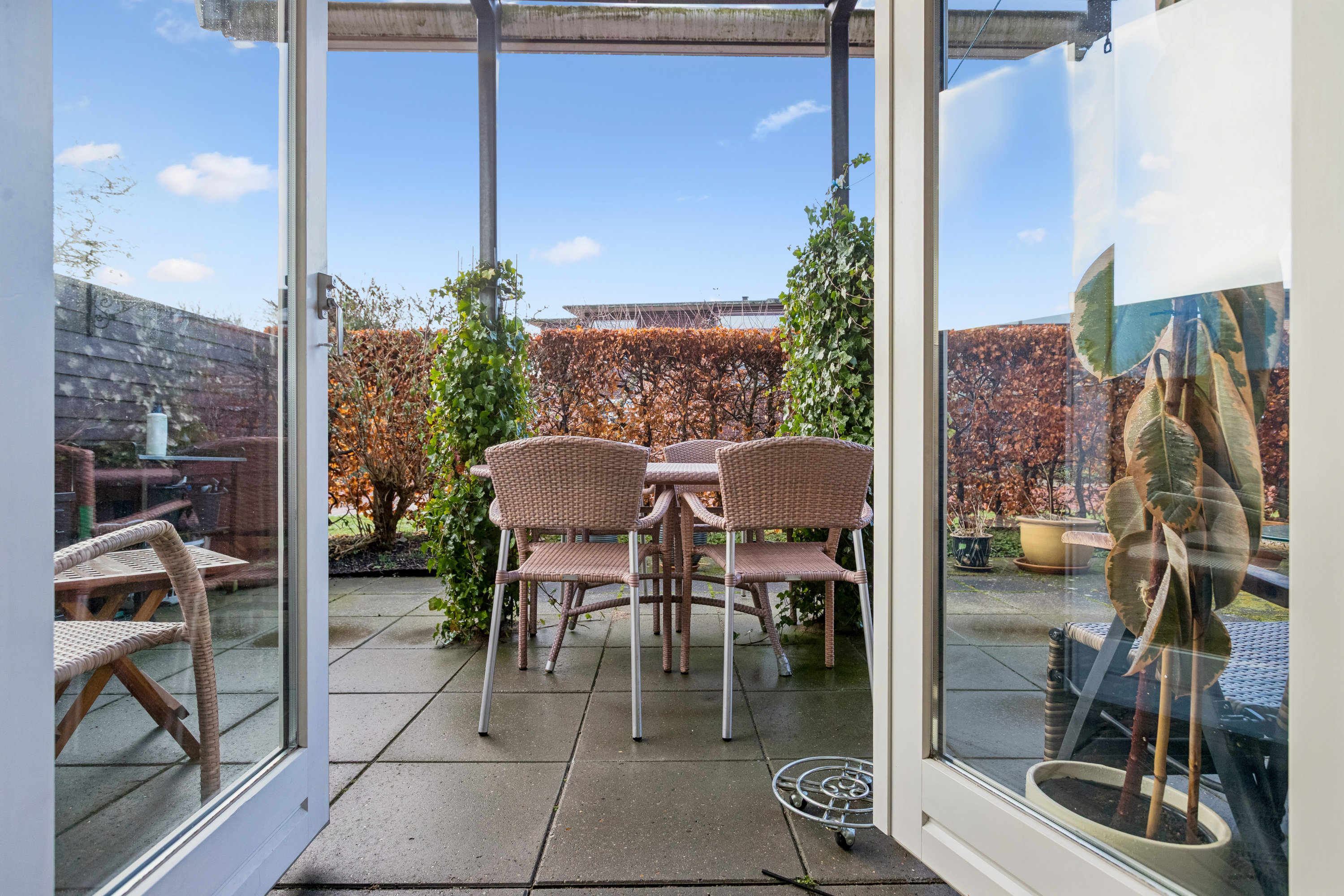 Fremhævet terrasse billede i fuldskærmstilstand. Billede af Engvej 54, st.. tv., 2791 Dragør