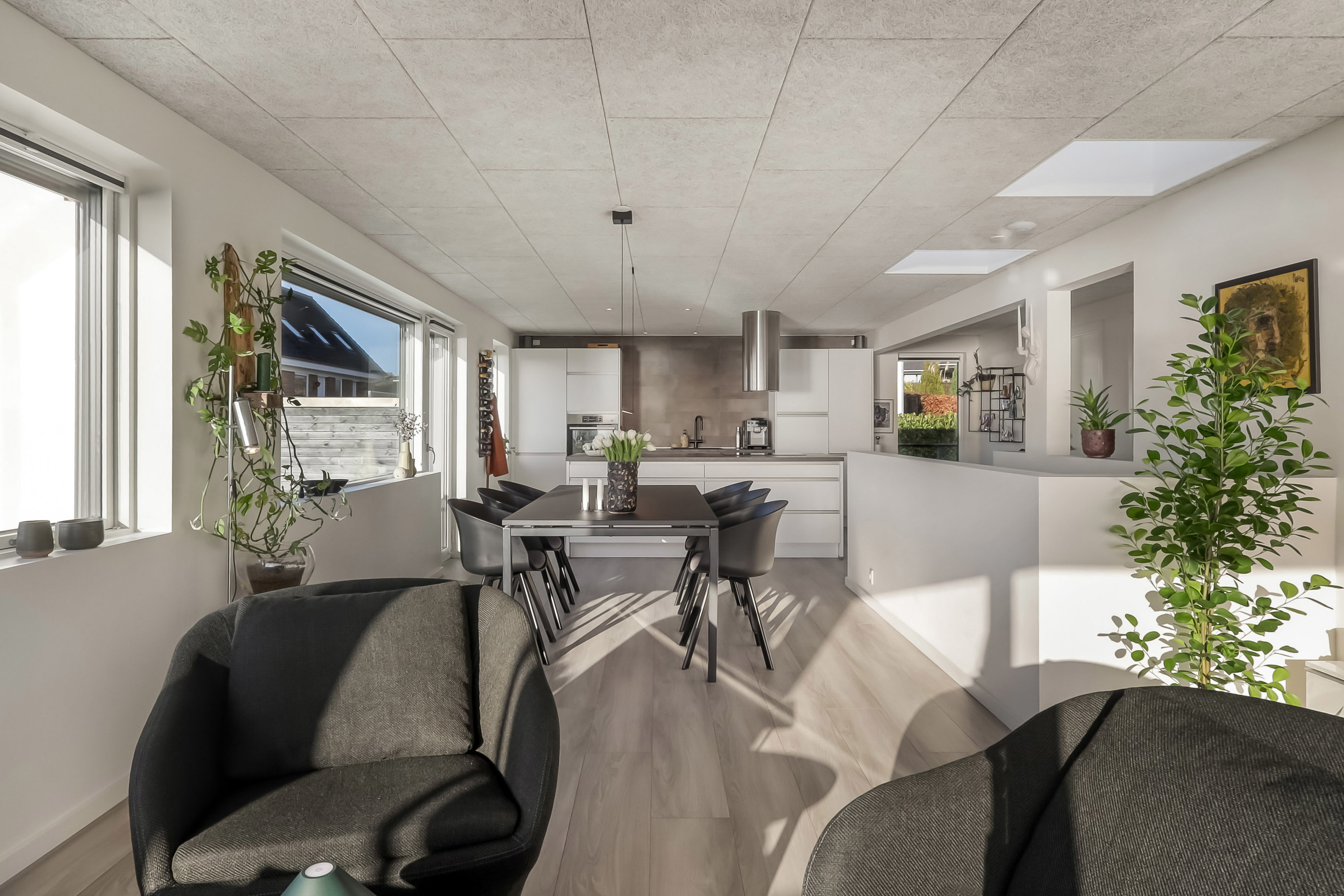 Fremhævet stue billede i fuldskærmstilstand. Billede af Rantzausmindevej 224, 5700 Svendborg