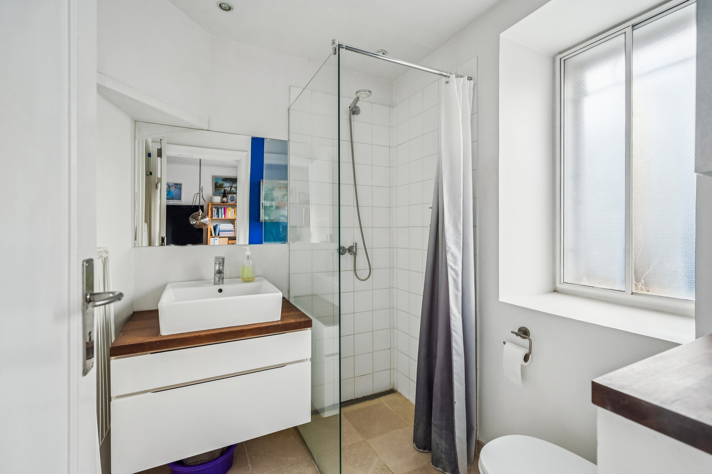 Fremhævet badeværelse billede i fuldskærmstilstand. Billede af Skovkrogen 7, st.. th.., 2920 Charlottenlund