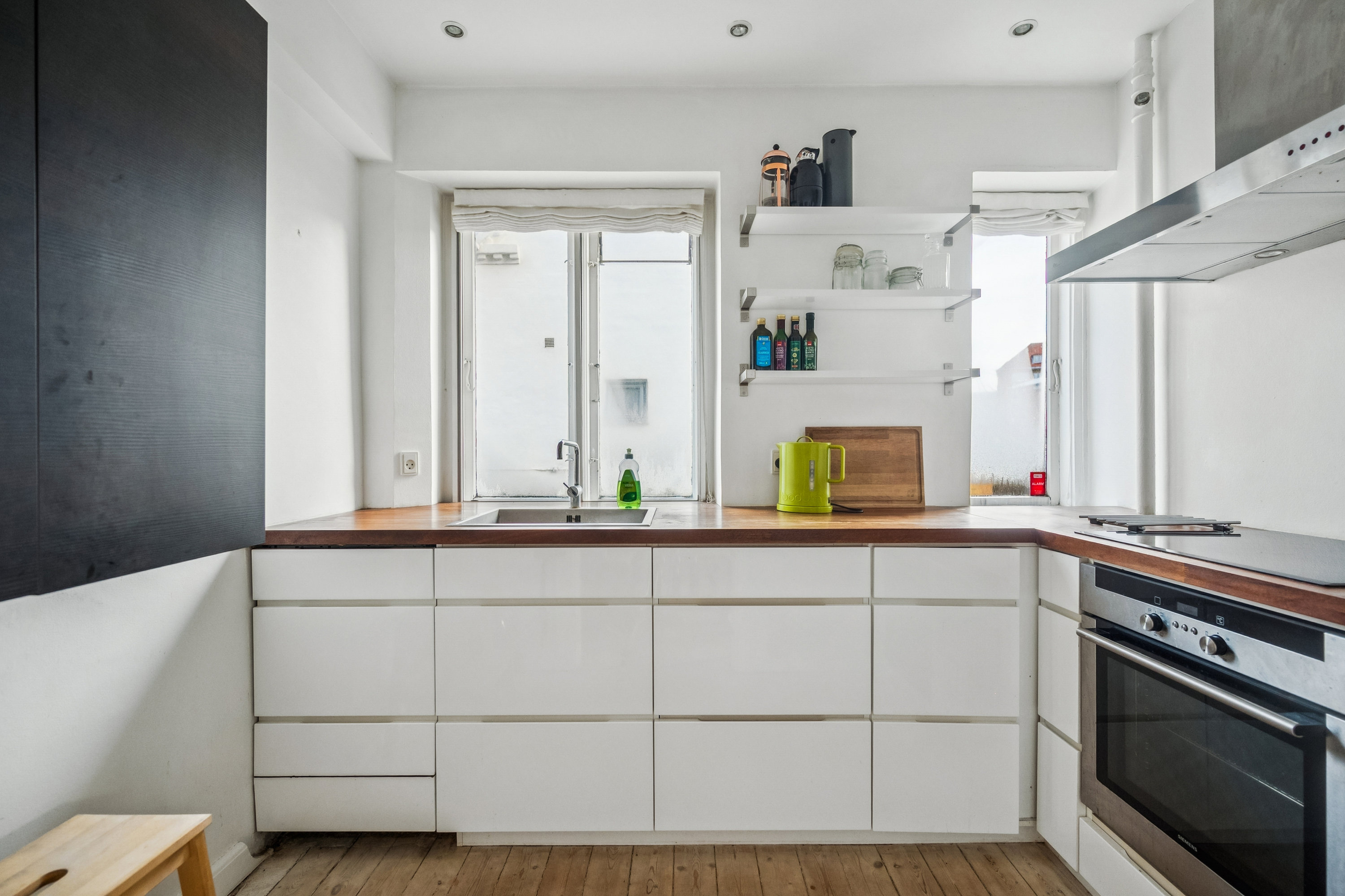 Miniaturebillede 1: køkken. Billede af Skovkrogen 7, st.. th.., 2920 Charlottenlund