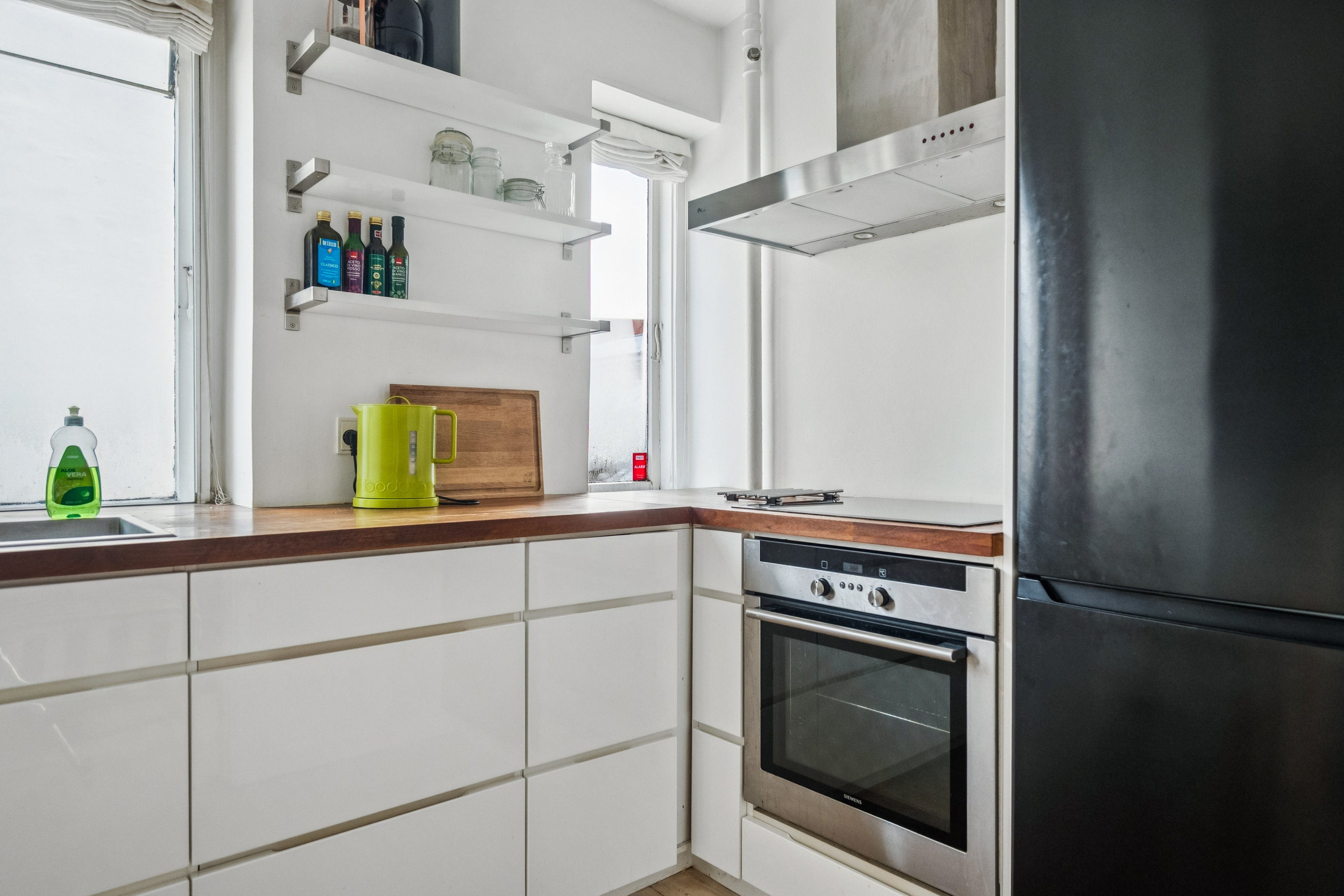 Fremhævet køkken billede i fuldskærmstilstand. Billede af Skovkrogen 7, st.. th.., 2920 Charlottenlund