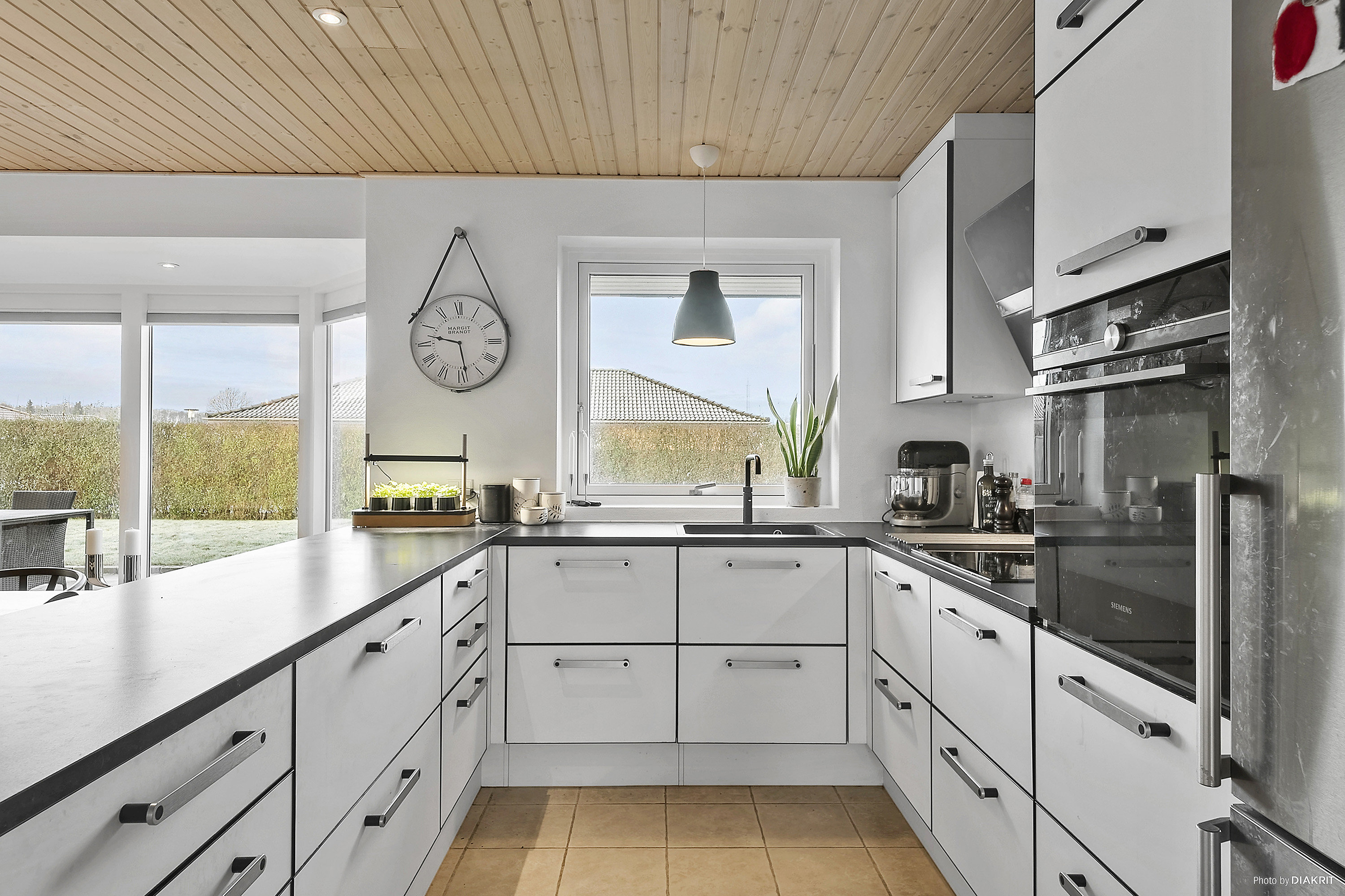 Fremhævet køkken billede i fuldskærmstilstand. Billede af Duehusvej 121, 4632 Bjæverskov