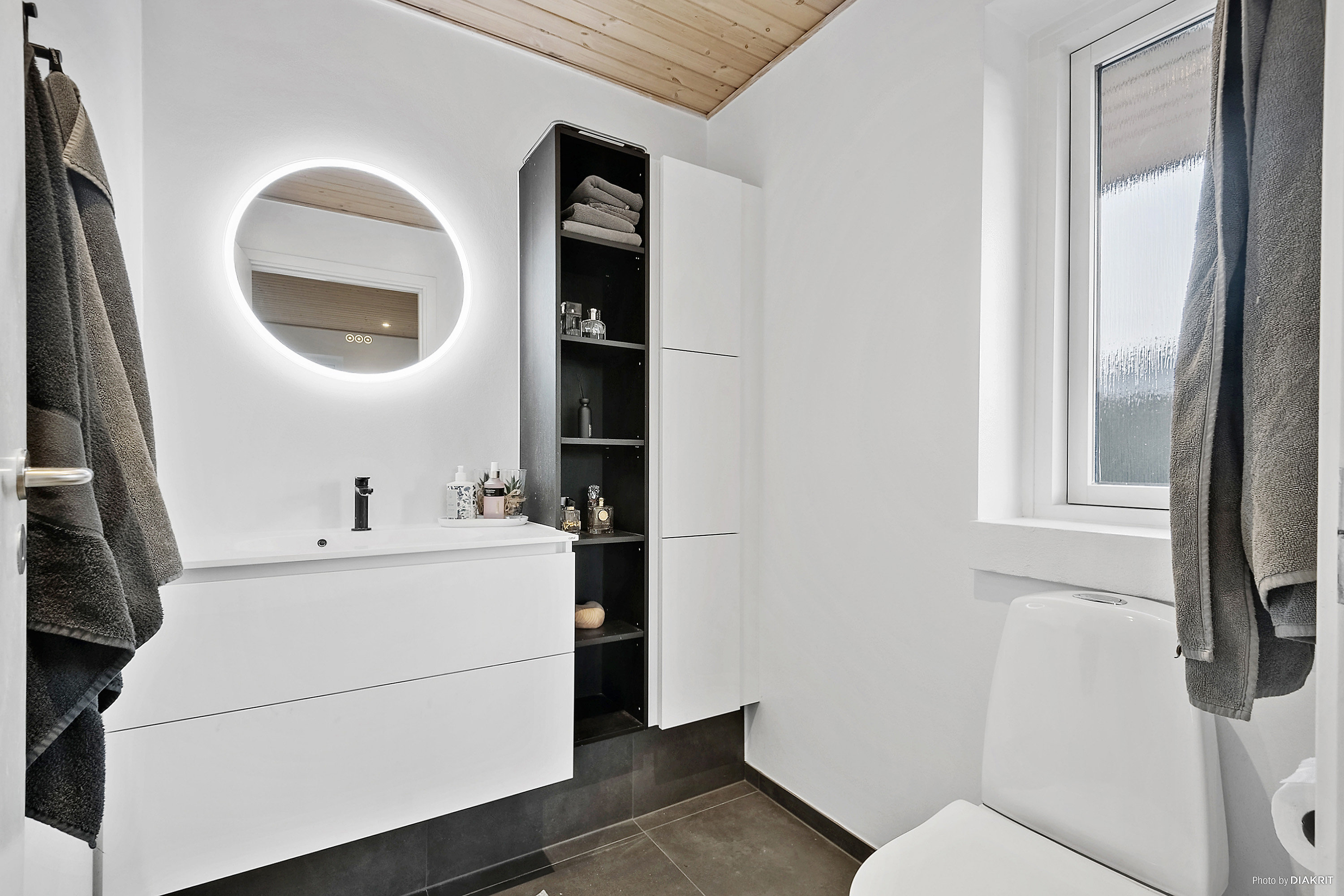 Fremhævet toilet billede i fuldskærmstilstand. Billede af Duehusvej 121, 4632 Bjæverskov