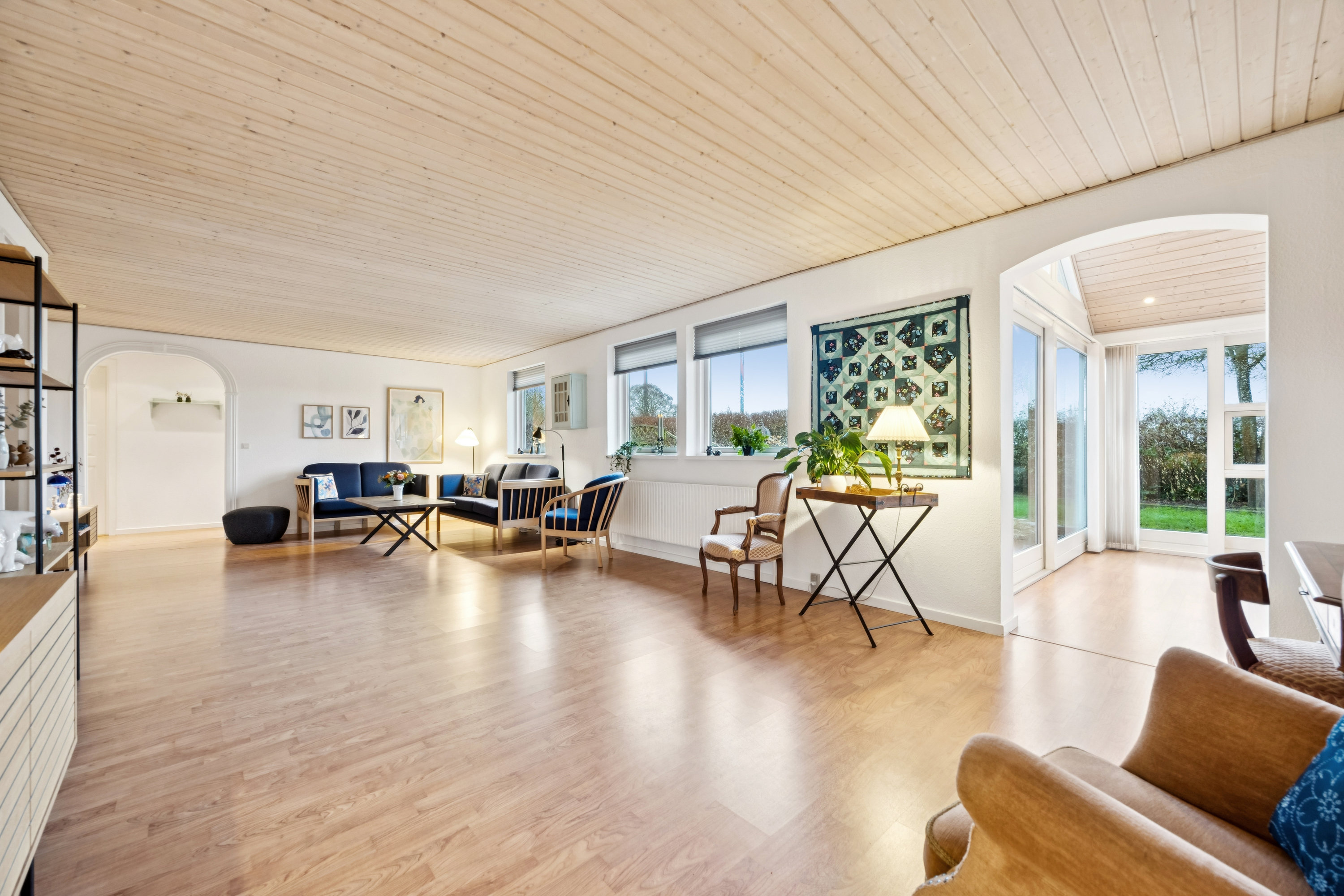 Fremhævet stue billede i fuldskærmstilstand. Billede af Kløvervej 46, 4270 Høng