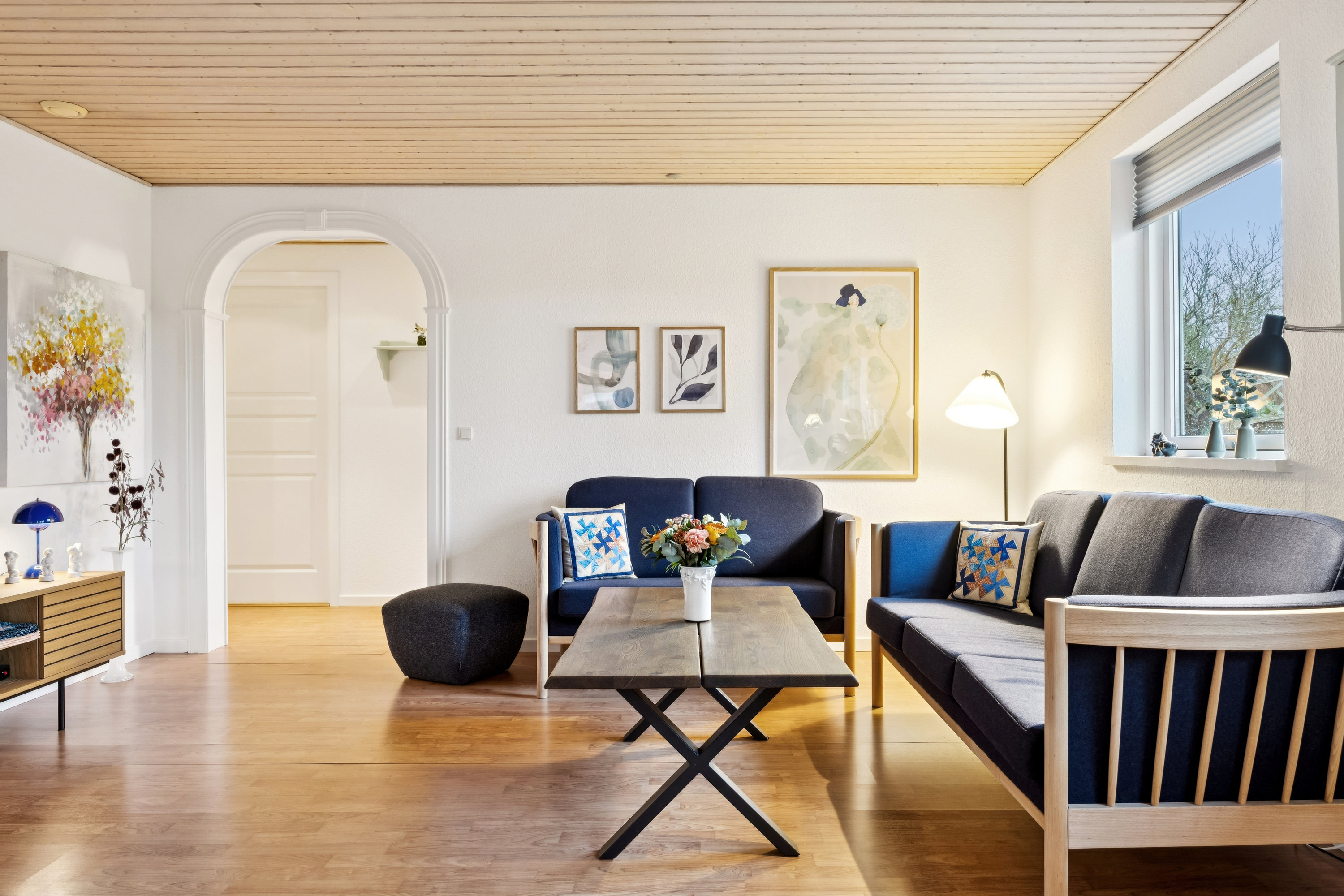 Fremhævet stue billede i fuldskærmstilstand. Billede af Kløvervej 46, 4270 Høng