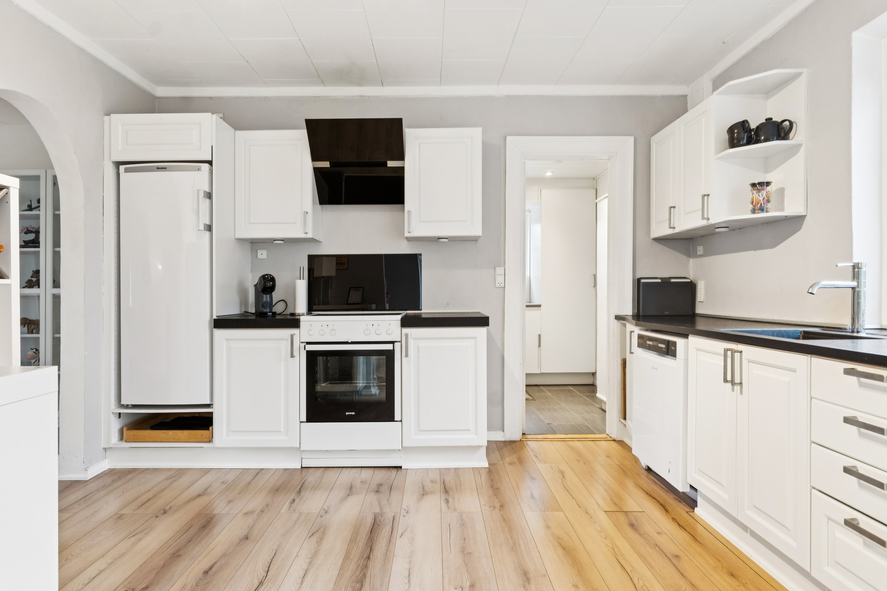 Fremhævet køkken billede i fuldskærmstilstand. Billede af Lørupvej 18, 5750 Ringe