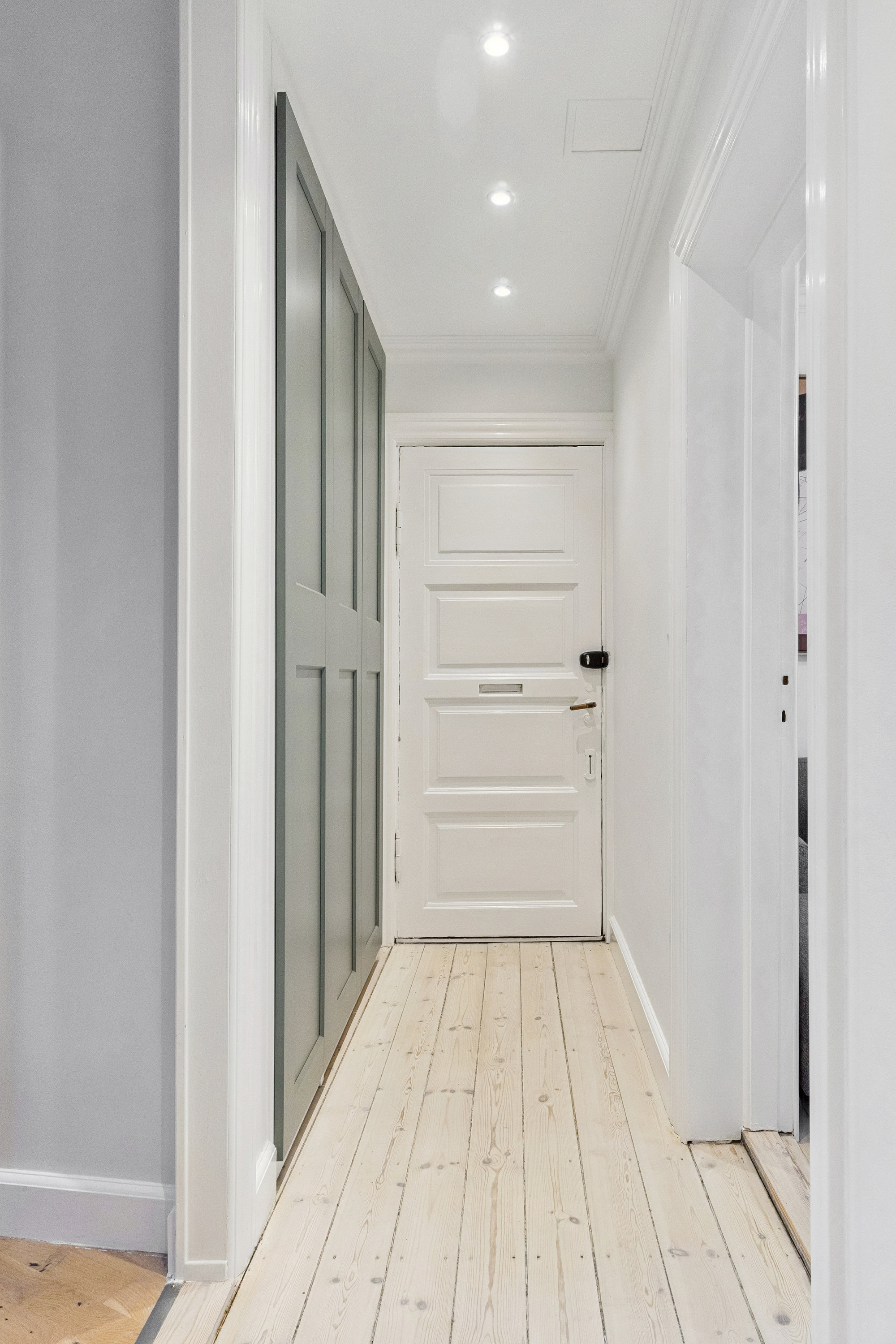 Fremhævet gang billede i fuldskærmstilstand. Billede af Farumgade 7, 4. tv., 2200 København N