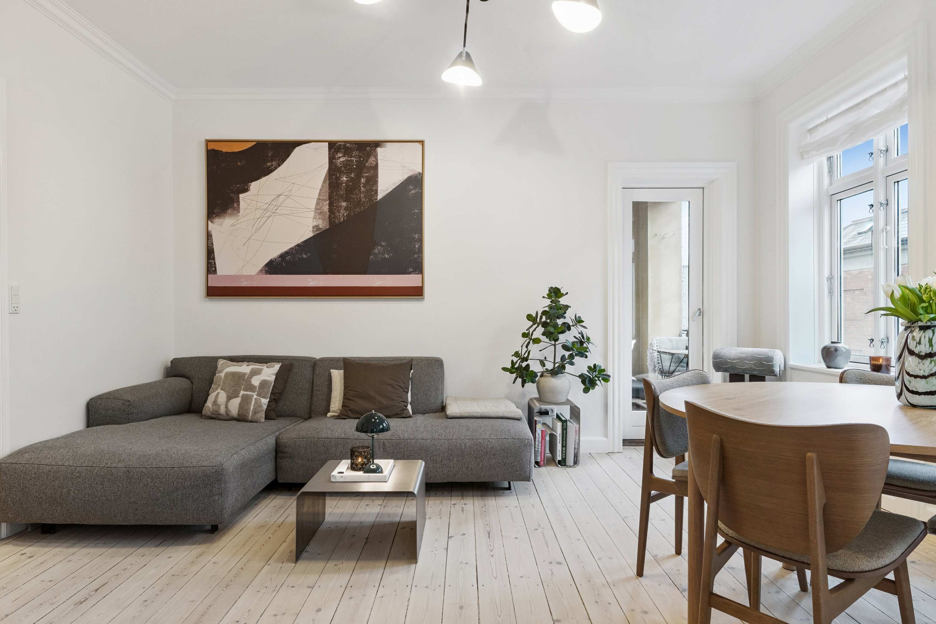 Fremhævet stue billede i fuldskærmstilstand. Billede af Farumgade 7, 4. tv., 2200 København N