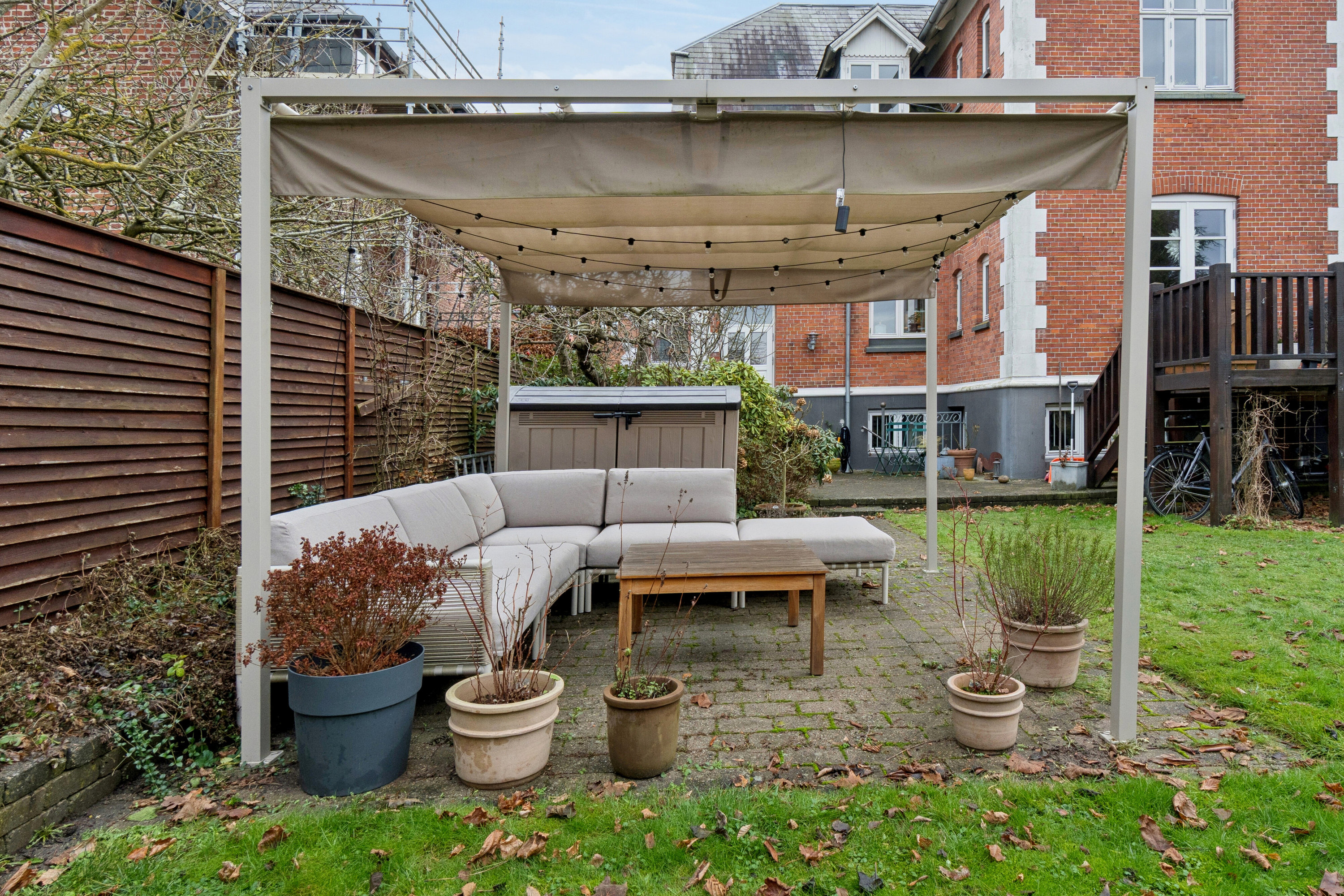 Fremhævet set fra haven billede i fuldskærmstilstand. Billede af Læssøegade 35A, 1., 5000 Odense C