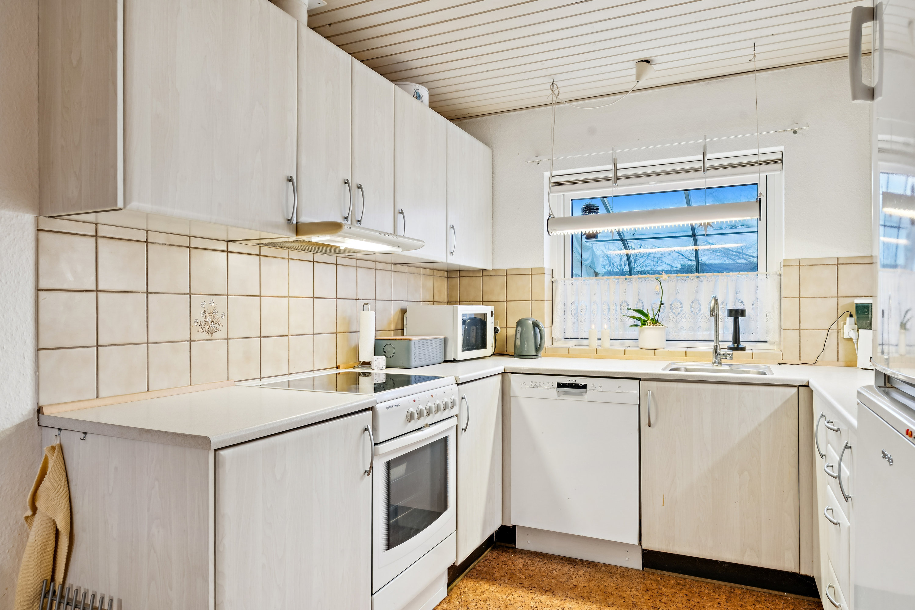 Fremhævet køkken billede i fuldskærmstilstand. Billede af Bøgelunden 13, 8722 Hedensted