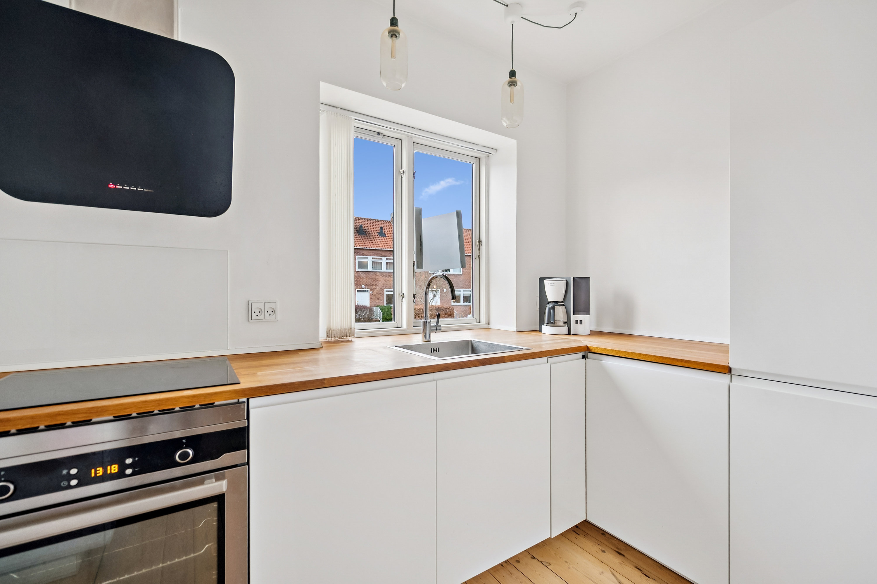 Fremhævet køkken billede i fuldskærmstilstand. Billede af Søndersøvej 33A, st.. th., 2820 Gentofte