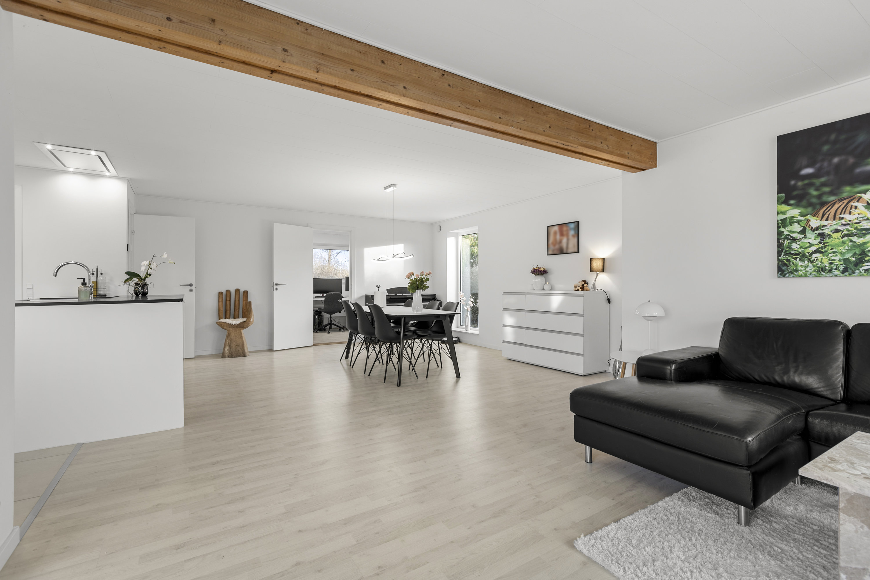 Fremhævet stue billede i fuldskærmstilstand. Billede af Bymarken 50, 4490 Jerslev Sjælland