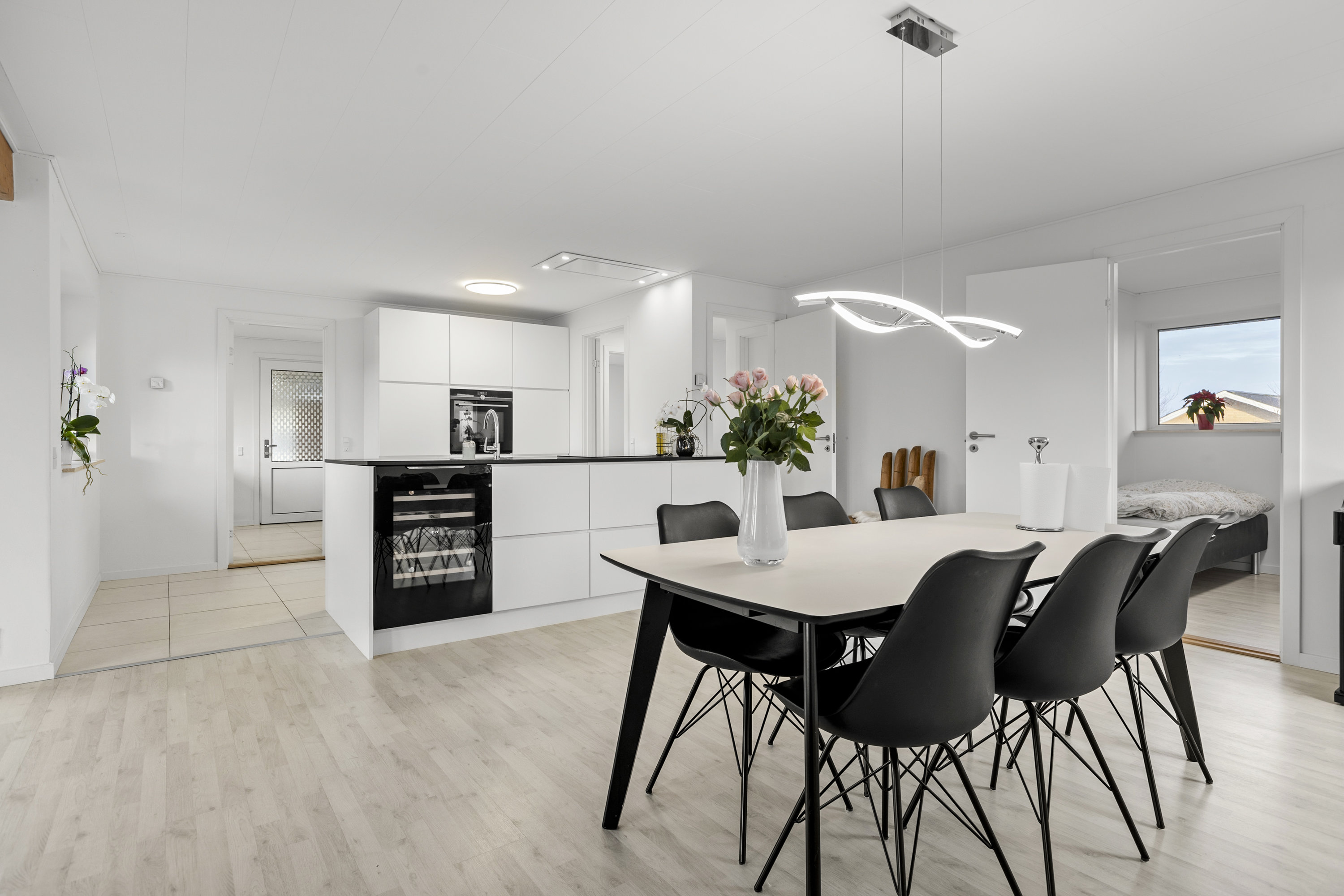 Fremhævet stue billede i fuldskærmstilstand. Billede af Bymarken 50, 4490 Jerslev Sjælland