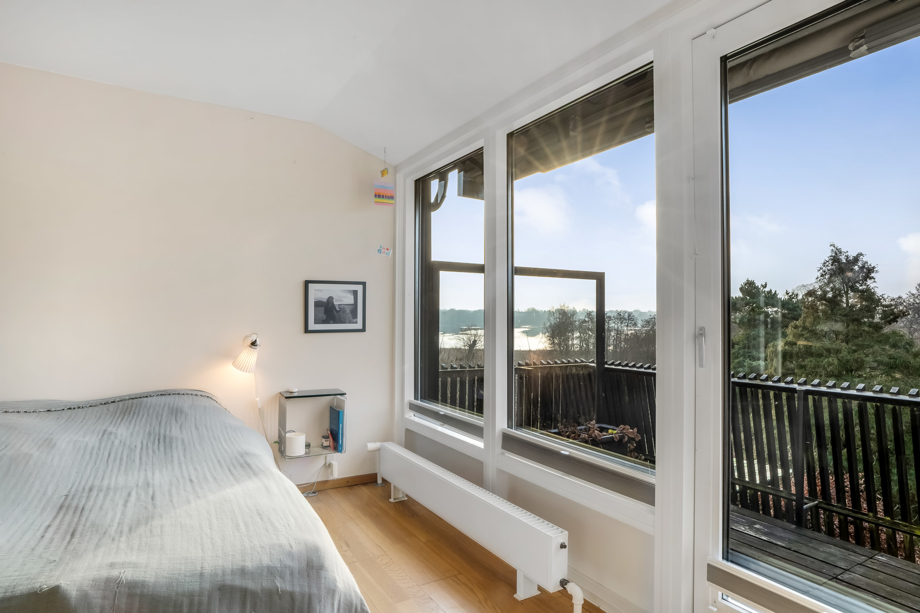 Fremhævet soveværelse billede i fuldskærmstilstand. Billede af I.H.Mundts Vej 26, 2830 Virum