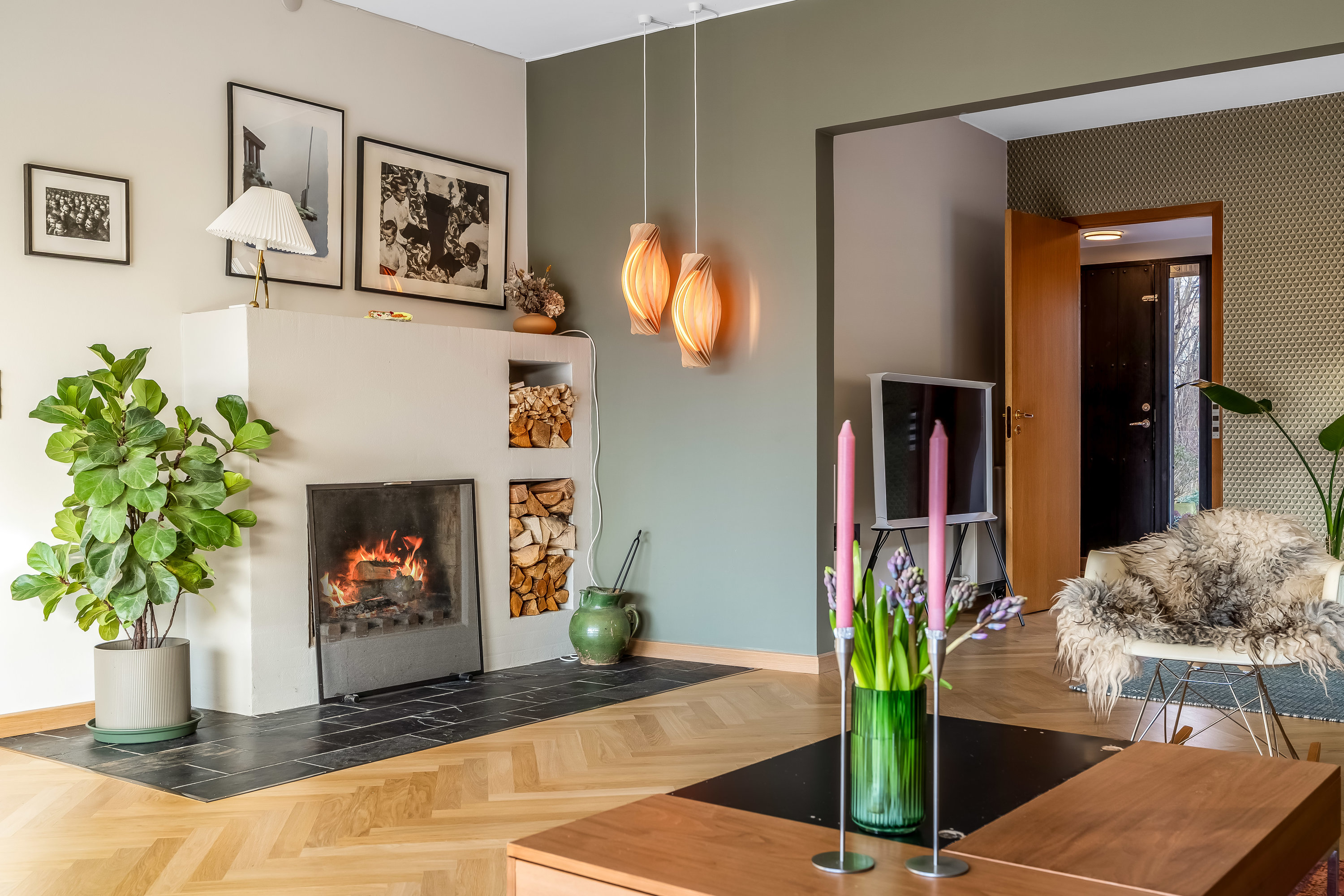 Fremhævet stue billede i fuldskærmstilstand. Billede af I.H.Mundts Vej 26, 2830 Virum