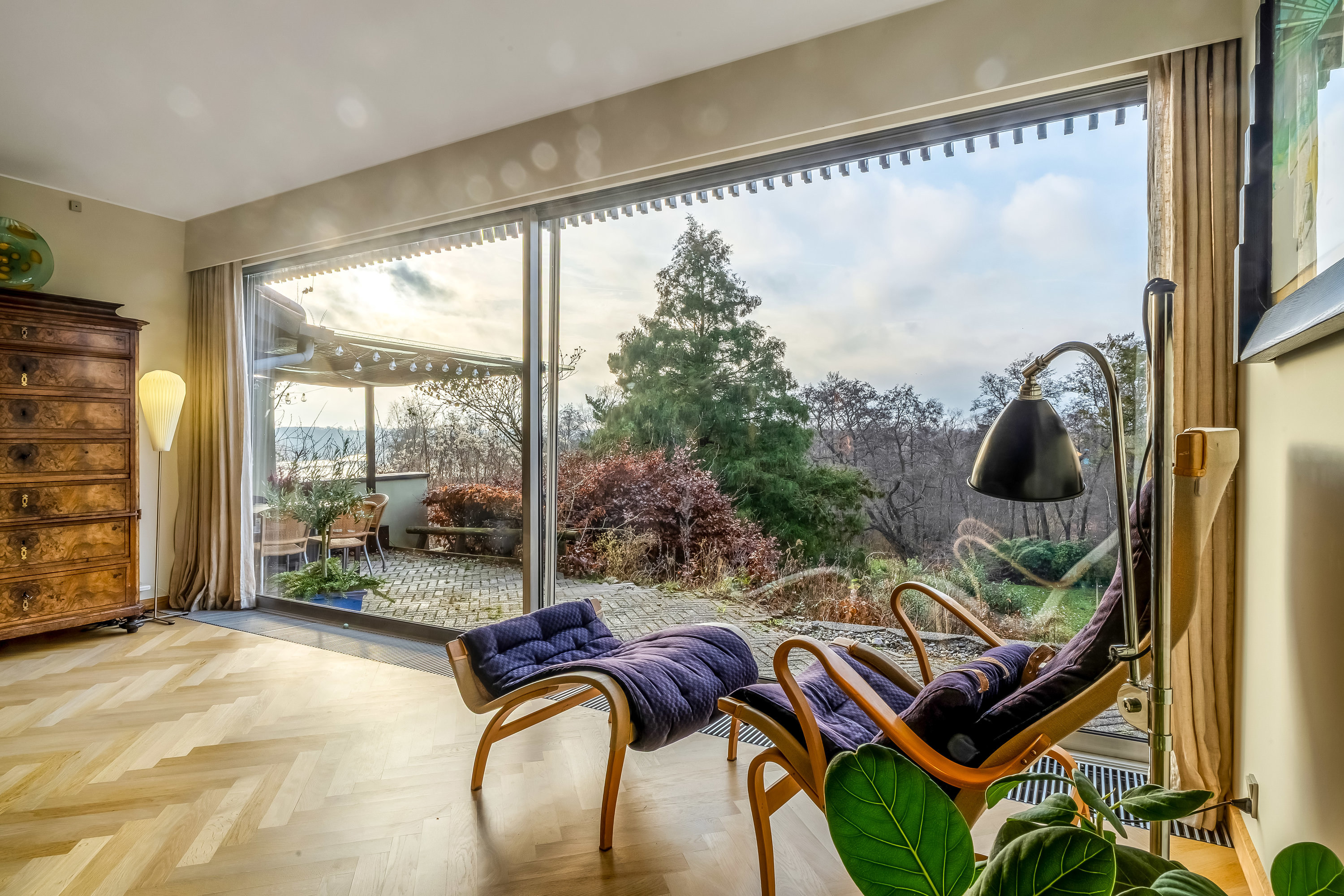 Fremhævet stue billede i fuldskærmstilstand. Billede af I.H.Mundts Vej 26, 2830 Virum