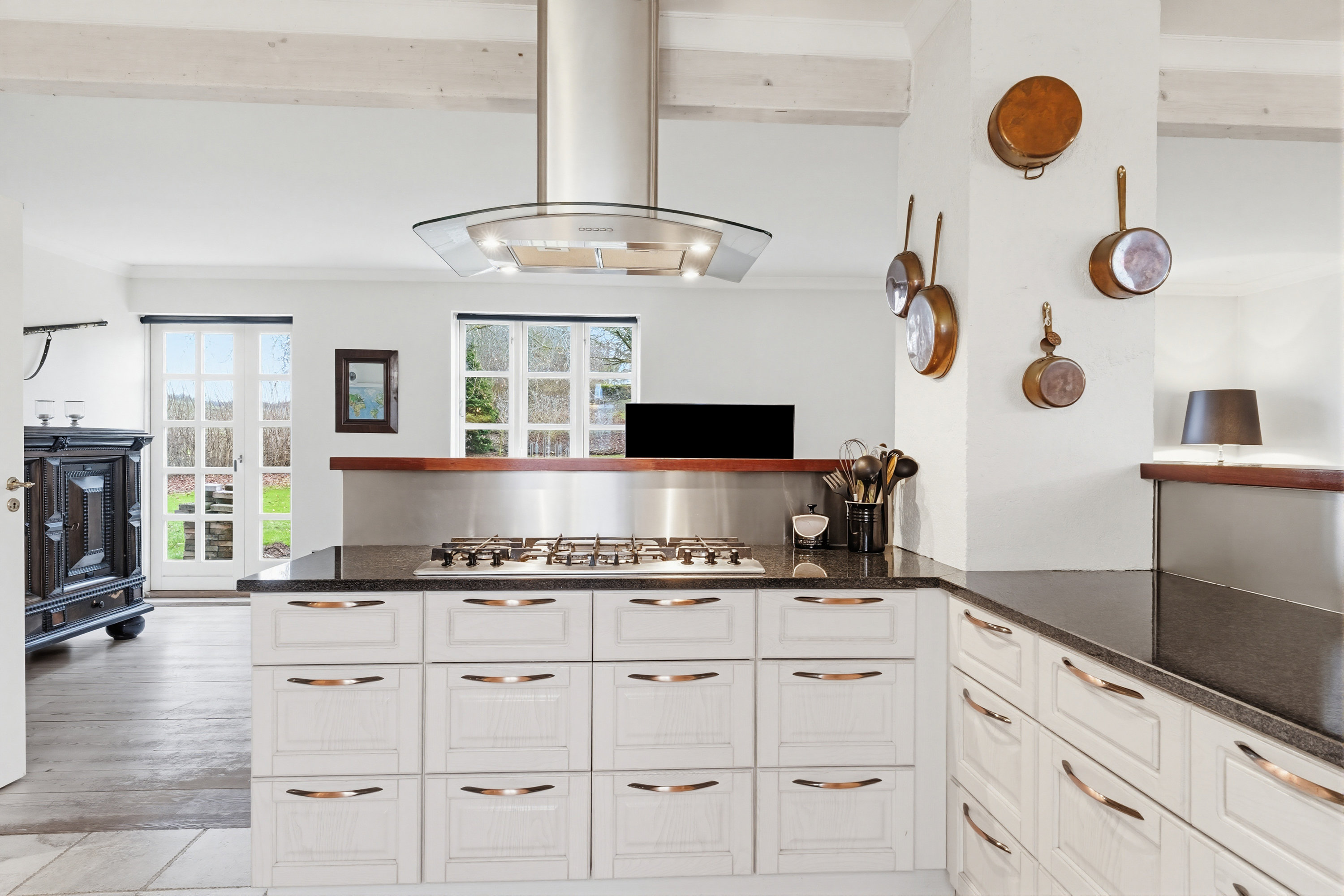 Fremhævet køkken billede i fuldskærmstilstand. Billede af Præstevænget 3, 5683 Haarby