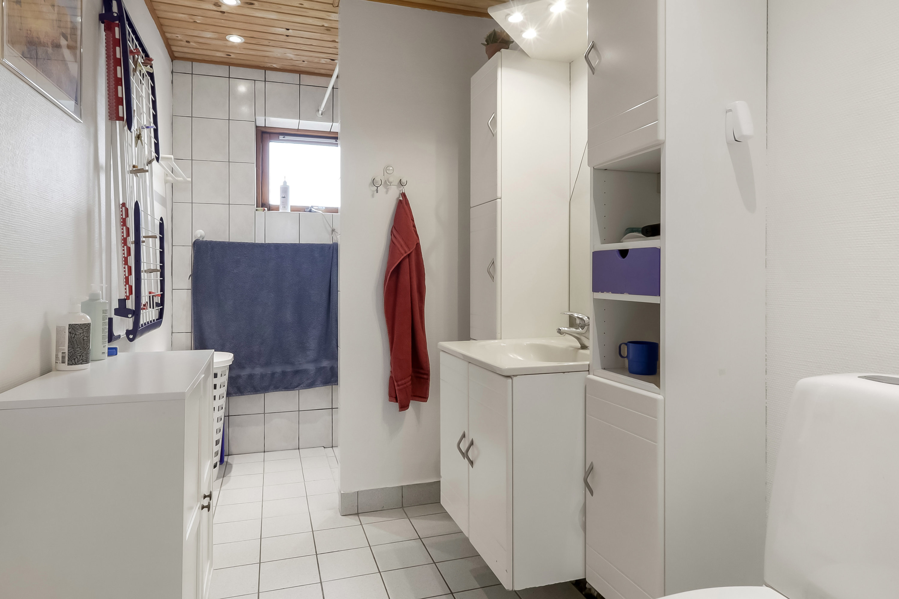 Fremhævet badeværelse billede i fuldskærmstilstand. Billede af Rugmarken 8, Tåsinge, 5700 Svendborg