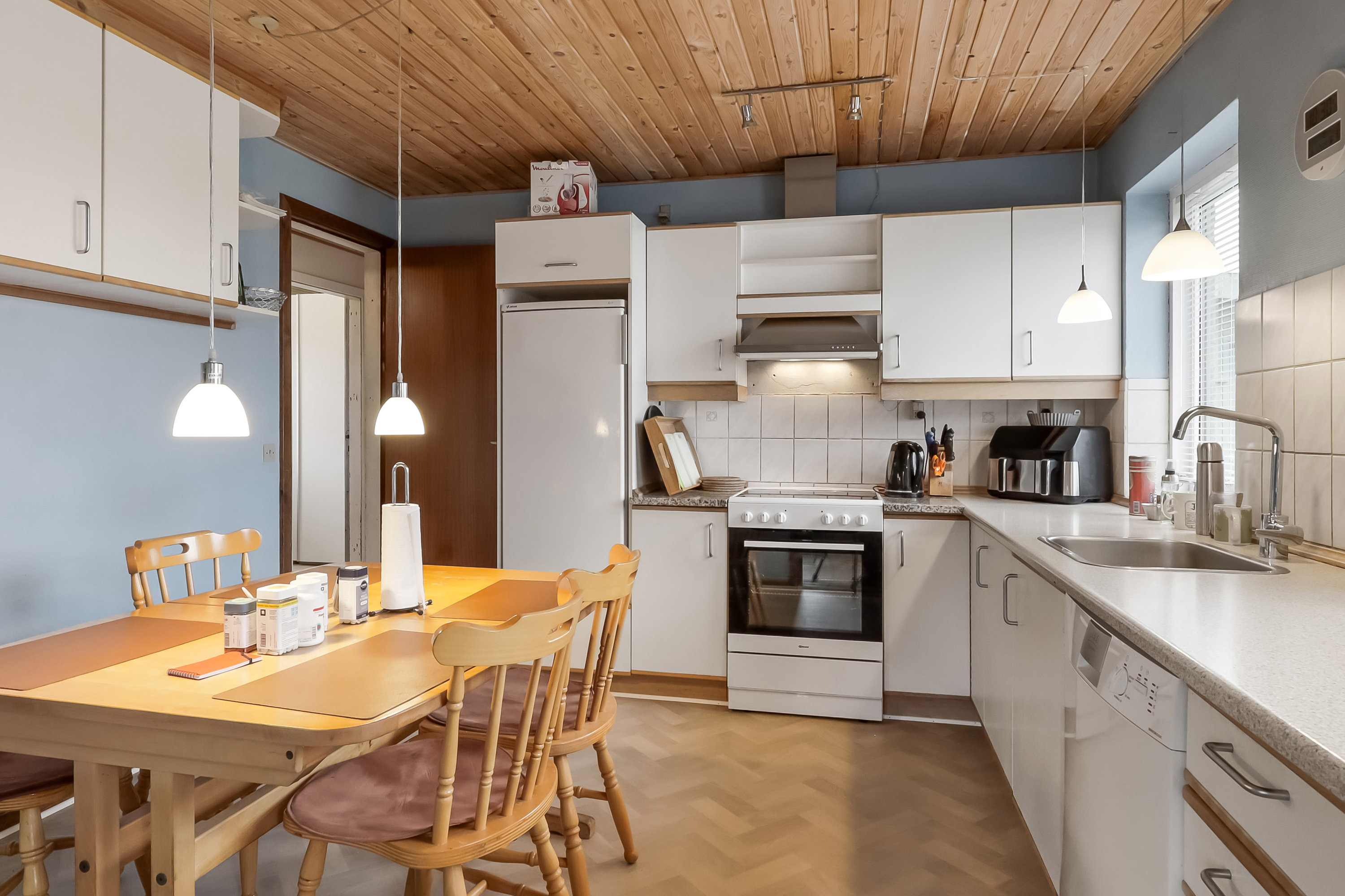 Fremhævet køkken billede i fuldskærmstilstand. Billede af Rugmarken 8, Tåsinge, 5700 Svendborg