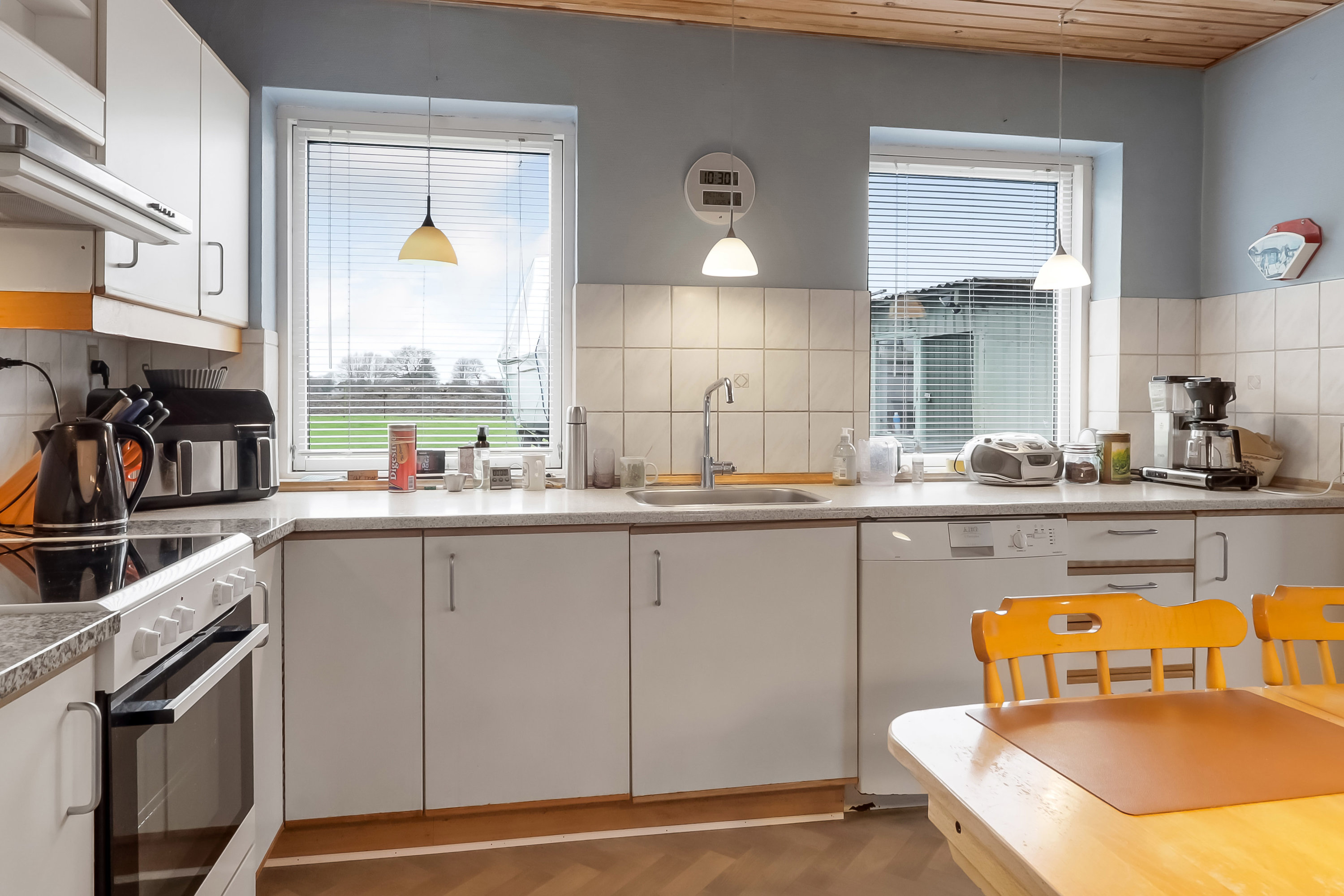 Fremhævet køkken billede i fuldskærmstilstand. Billede af Rugmarken 8, Tåsinge, 5700 Svendborg