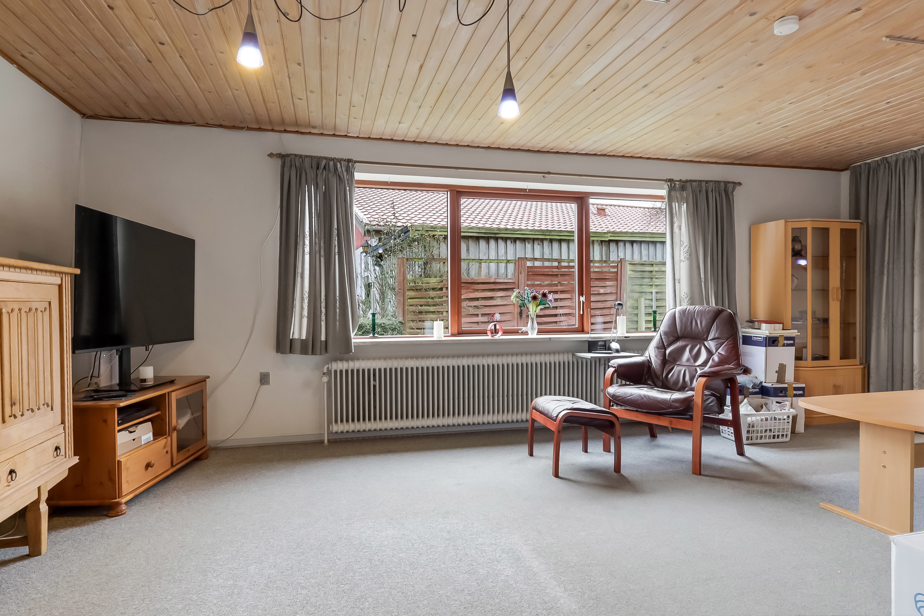 Fremhævet stue billede i fuldskærmstilstand. Billede af Rugmarken 8, Tåsinge, 5700 Svendborg