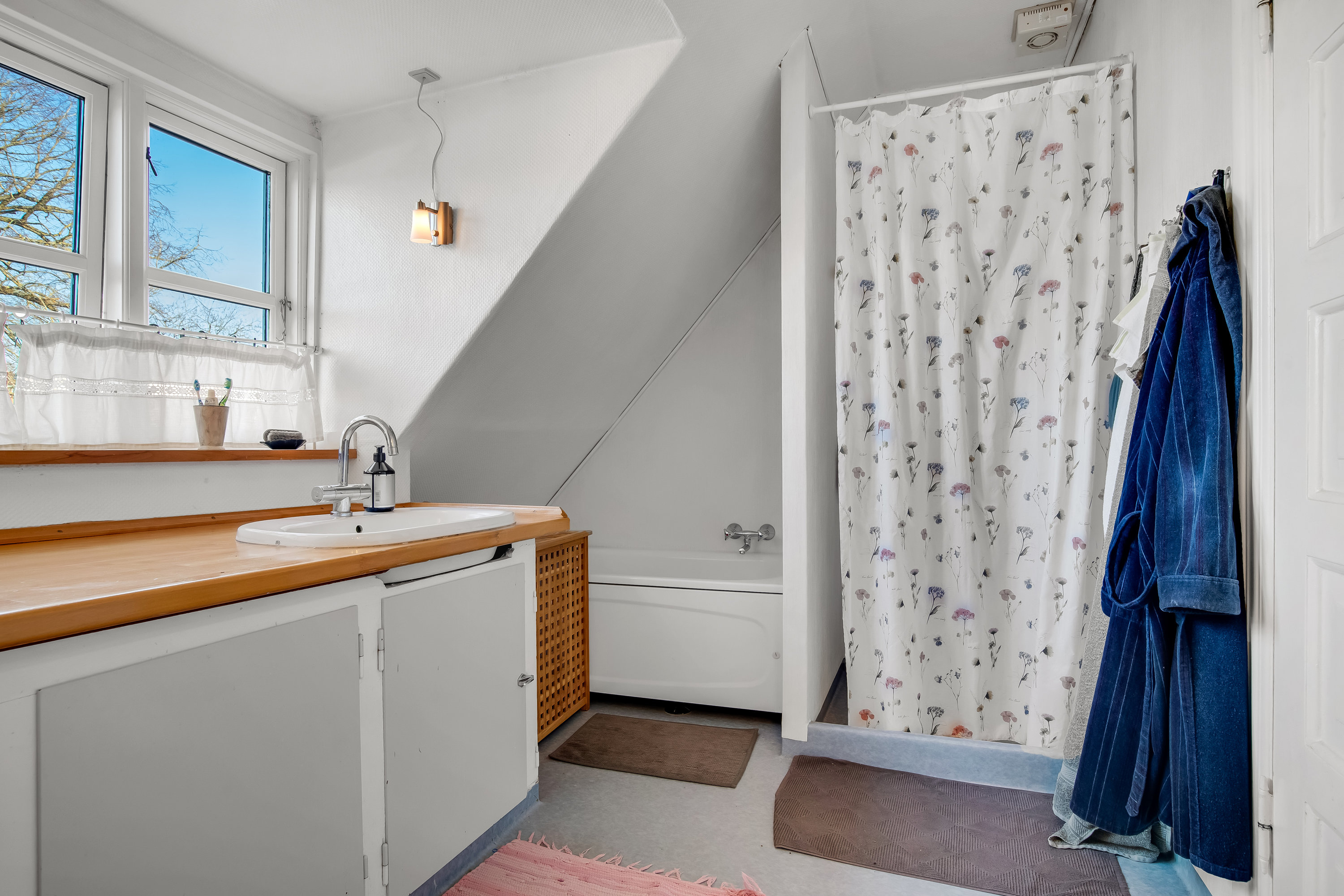 Fremhævet badeværelse billede i fuldskærmstilstand. Billede af Ågade 9, 7500 Holstebro