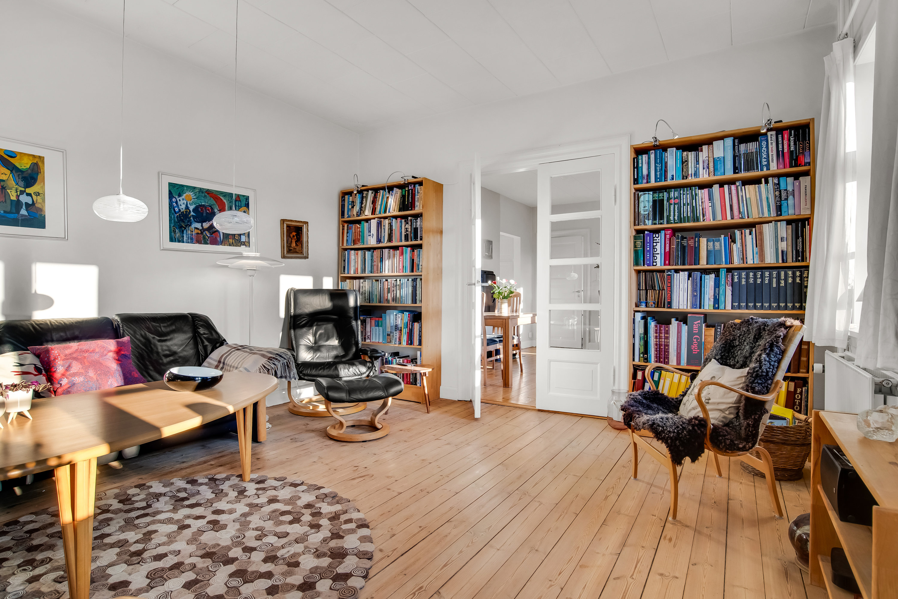 Fremhævet stue billede i fuldskærmstilstand. Billede af Ågade 9, 7500 Holstebro