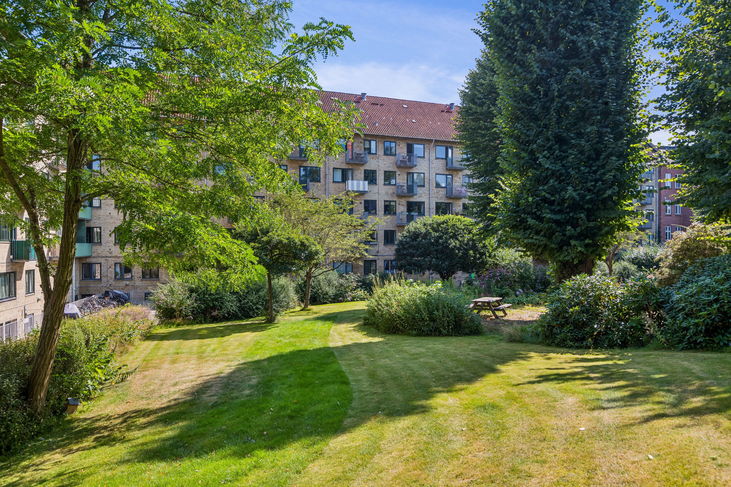 Fremhævet  billede i fuldskærmstilstand. Billede af Skovkrogen 7, st.. th.., 2920 Charlottenlund