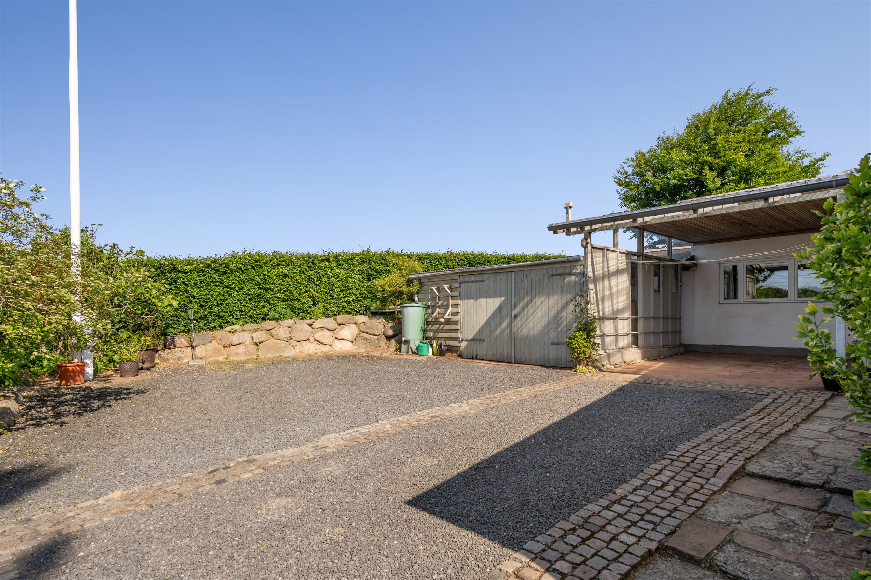 Fremhævet indkørsel billede i fuldskærmstilstand. Billede af Fjordvejen 162, Bækken, 6300 Gråsten