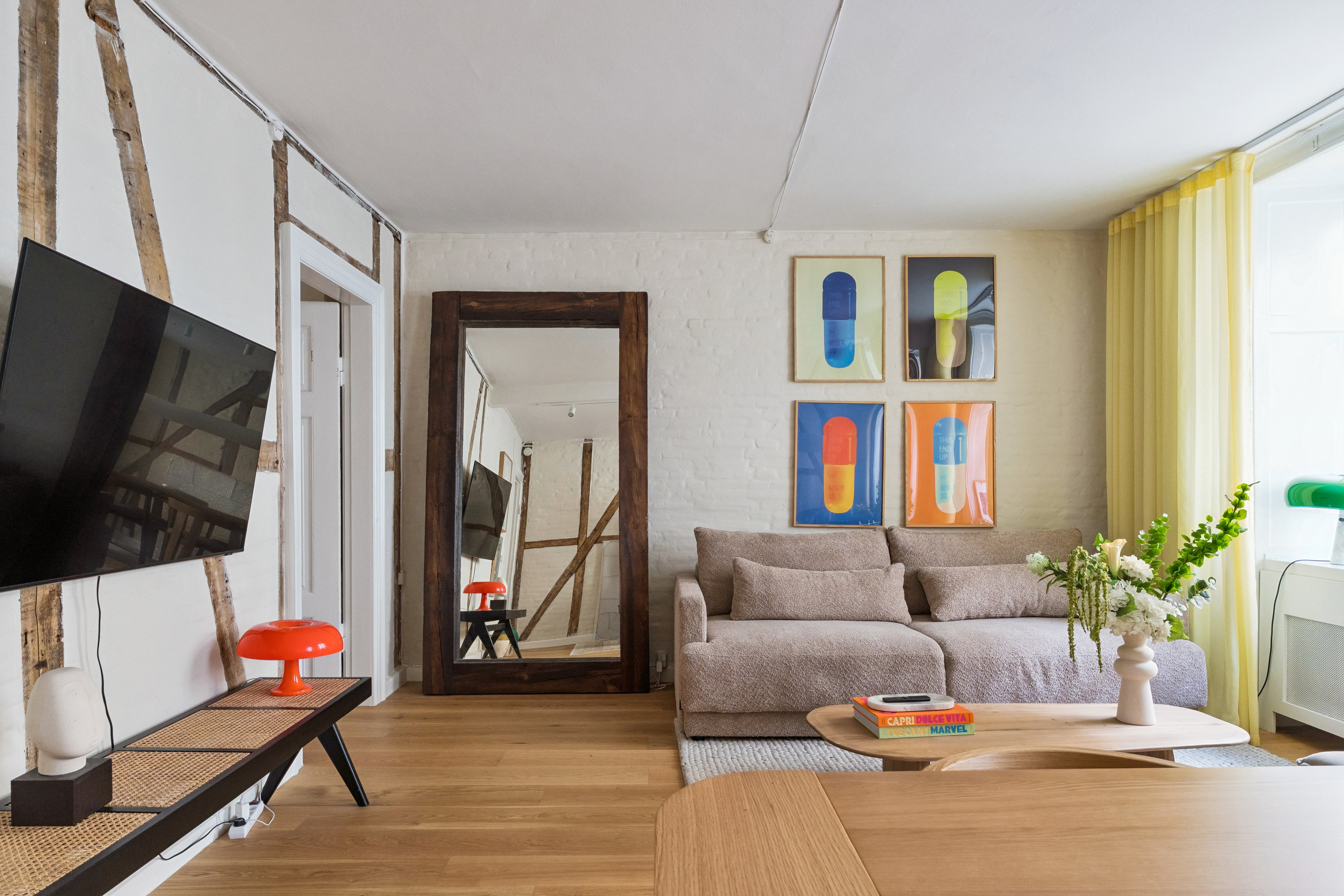 Fremhævet stue billede i fuldskærmstilstand. Billede af Olfert Fischers Gade 4, st.. Th.., 1311 København K