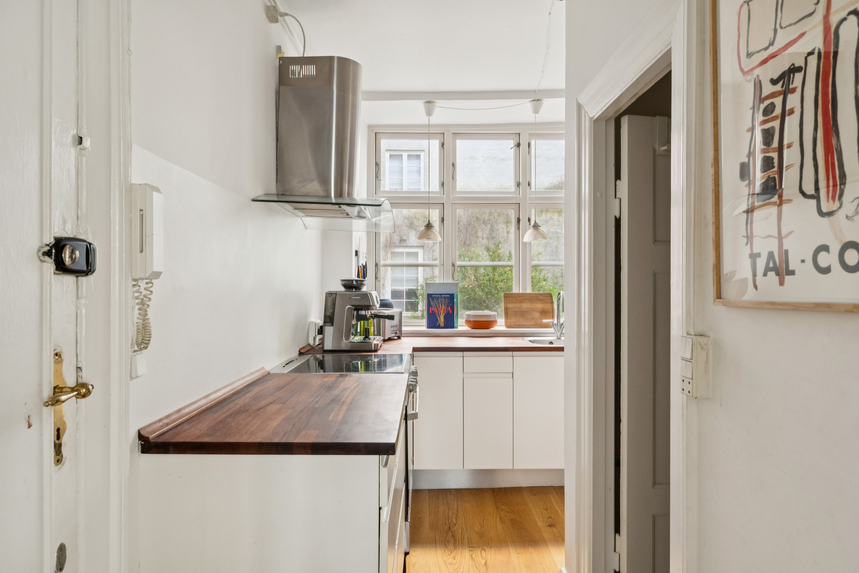 Fremhævet køkken billede i fuldskærmstilstand. Billede af Olfert Fischers Gade 4, st.. Th.., 1311 København K