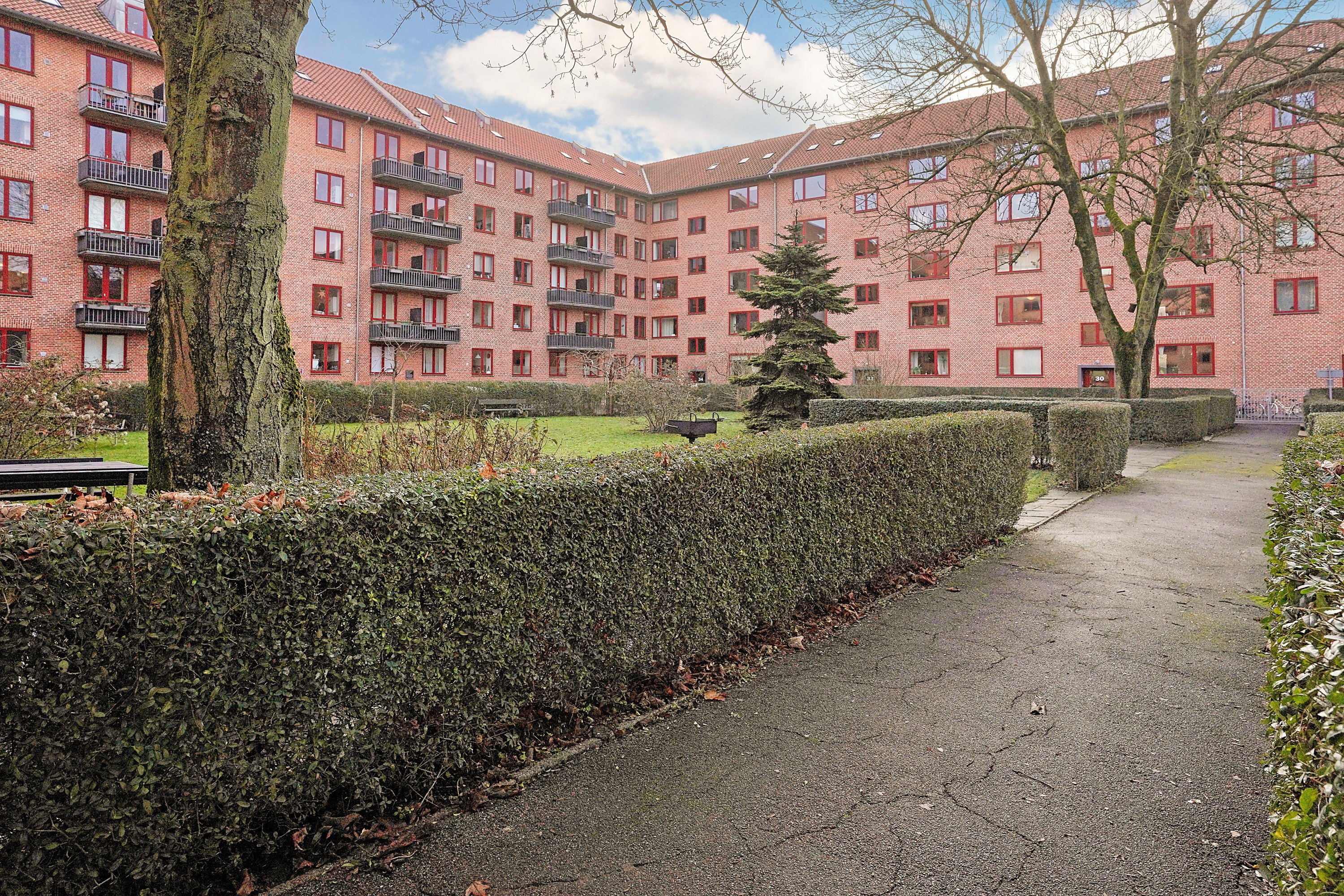 Fremhævet gårdmiljø billede i fuldskærmstilstand. Billede af Horsekildevej 44, 2. th., 2500 Valby