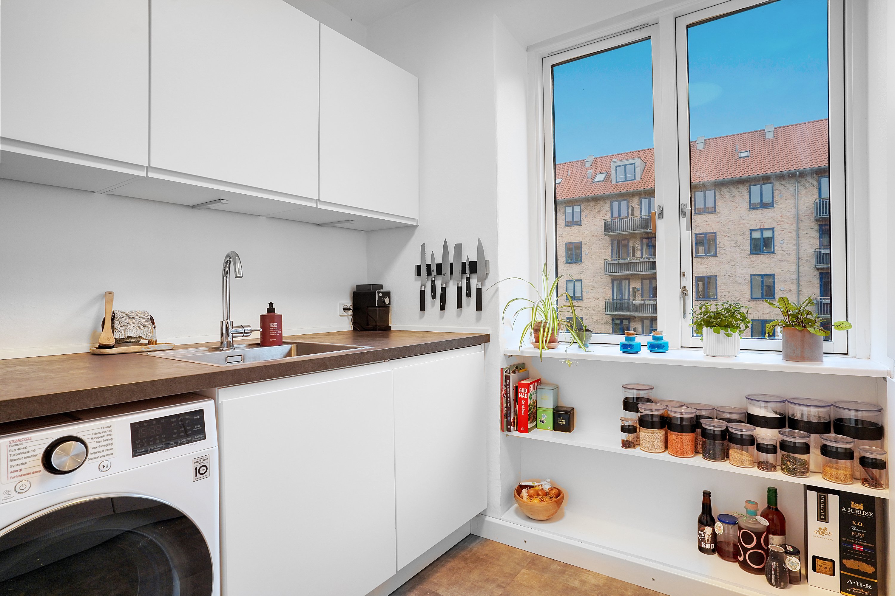 Fremhævet køkken billede i fuldskærmstilstand. Billede af Horsekildevej 44, 2. th., 2500 Valby