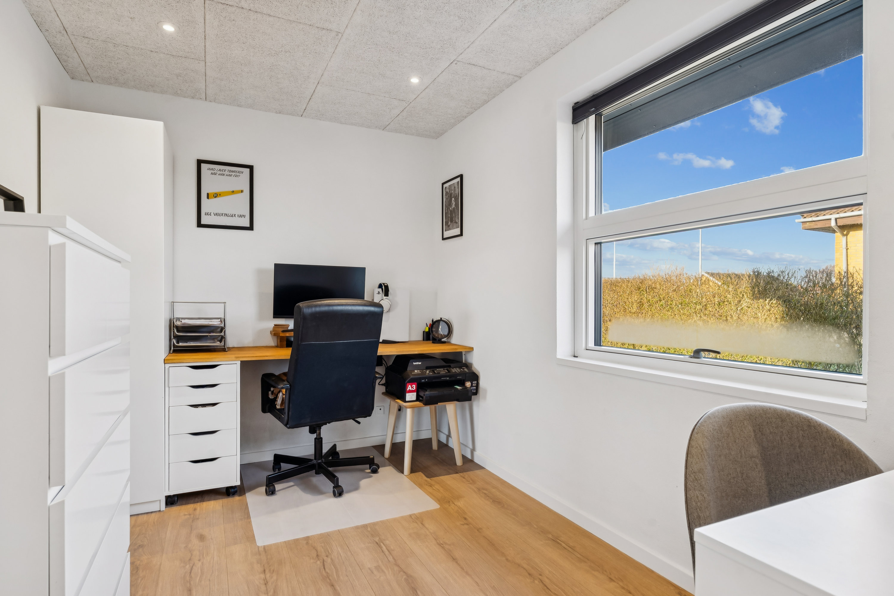 Fremhævet værelse billede i fuldskærmstilstand. Billede af Kingos Alle 35, 8723 Løsning