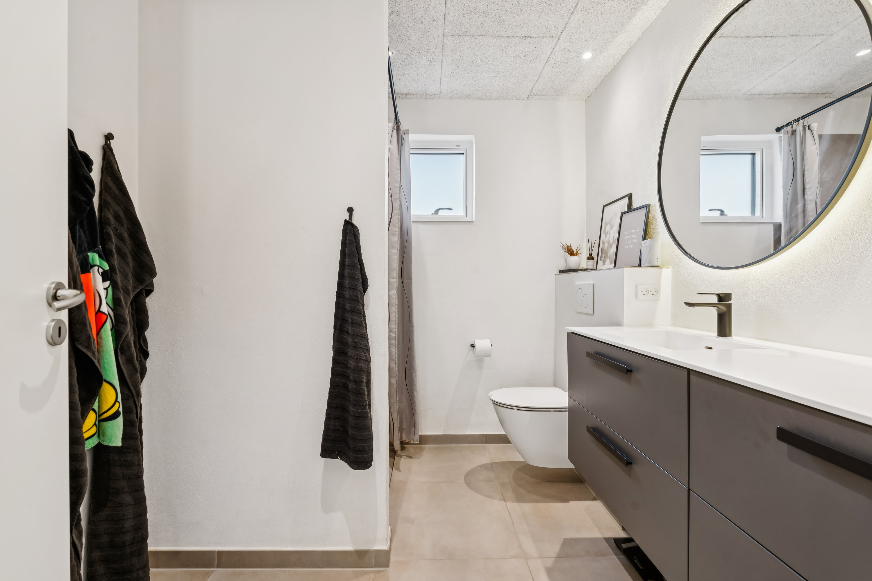 Fremhævet badeværelse billede i fuldskærmstilstand. Billede af Kingos Alle 35, 8723 Løsning