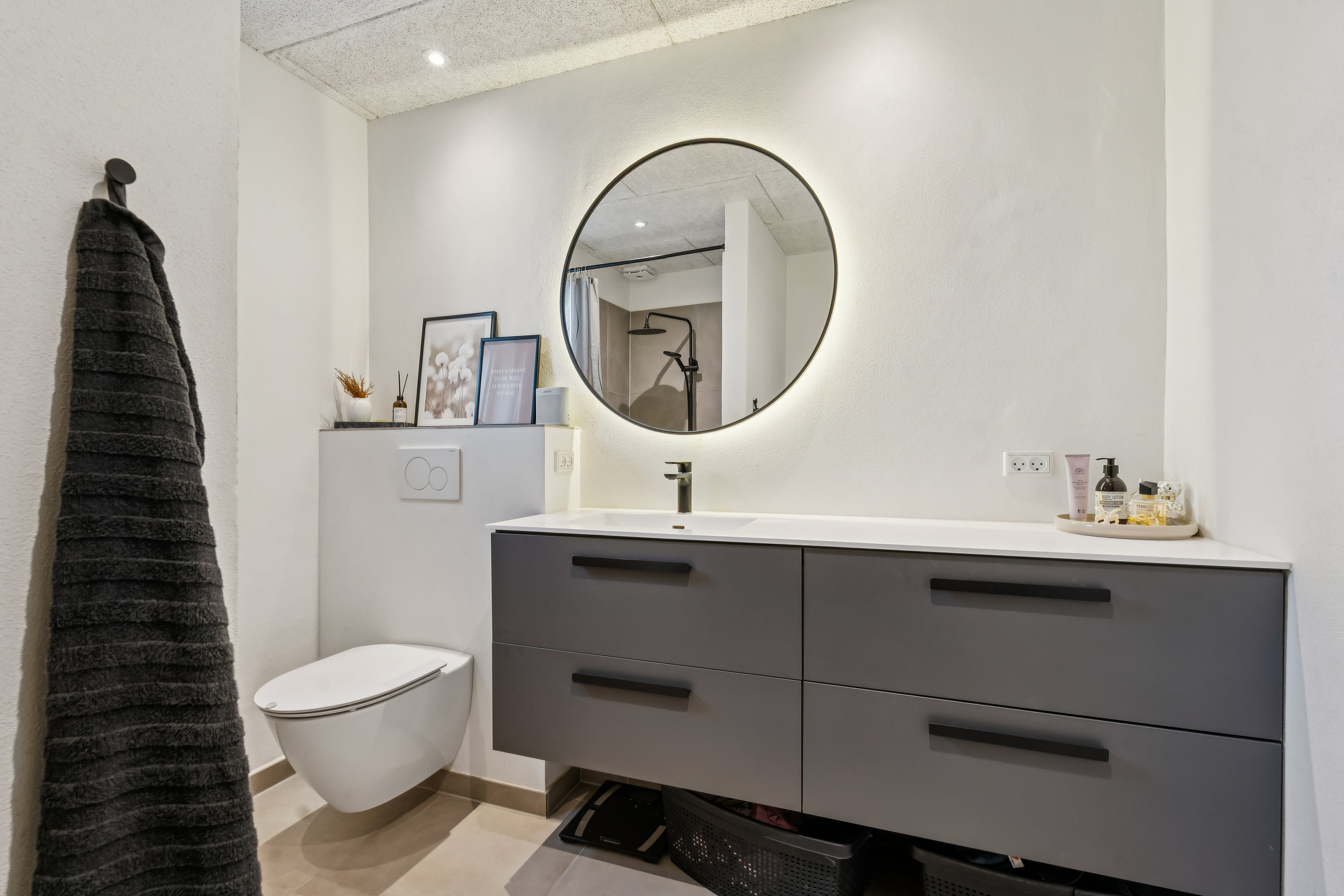 Fremhævet badeværelse billede i fuldskærmstilstand. Billede af Kingos Alle 35, 8723 Løsning